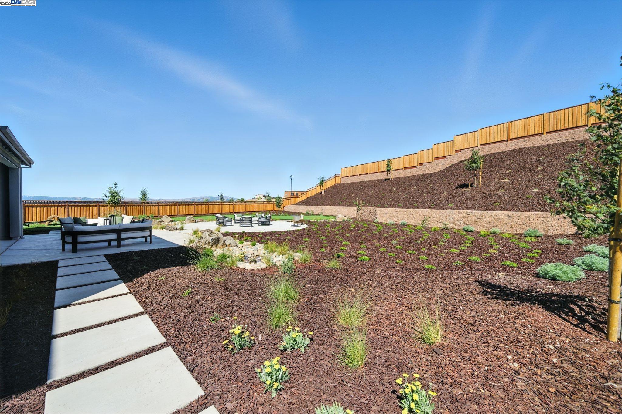 Detail Gallery Image 15 of 55 For 1683 S Wren Street, Dublin,  CA 94568 - 5 Beds | 5/2 Baths