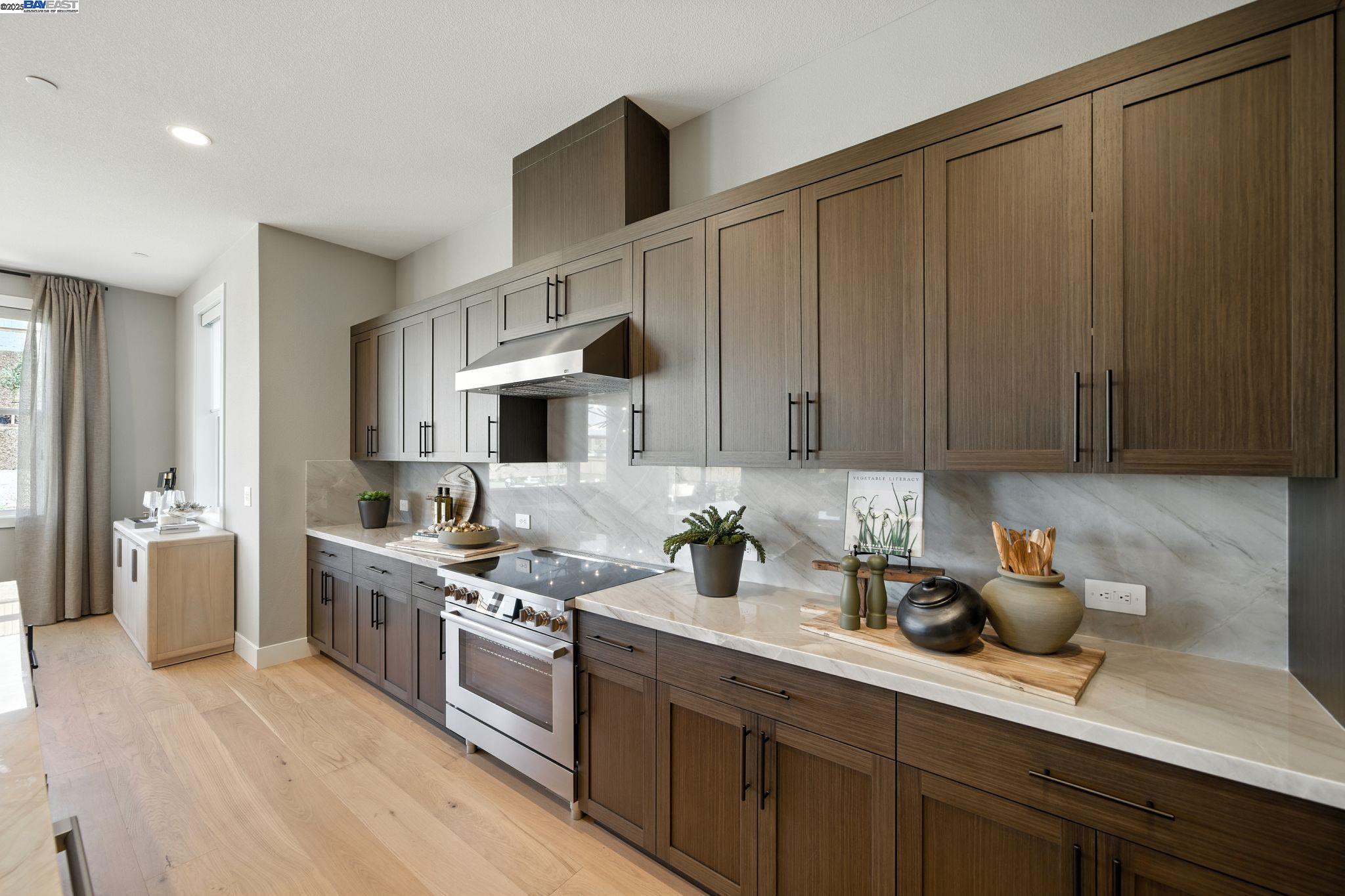 Detail Gallery Image 25 of 55 For 1683 S Wren Street, Dublin,  CA 94568 - 5 Beds | 5/2 Baths