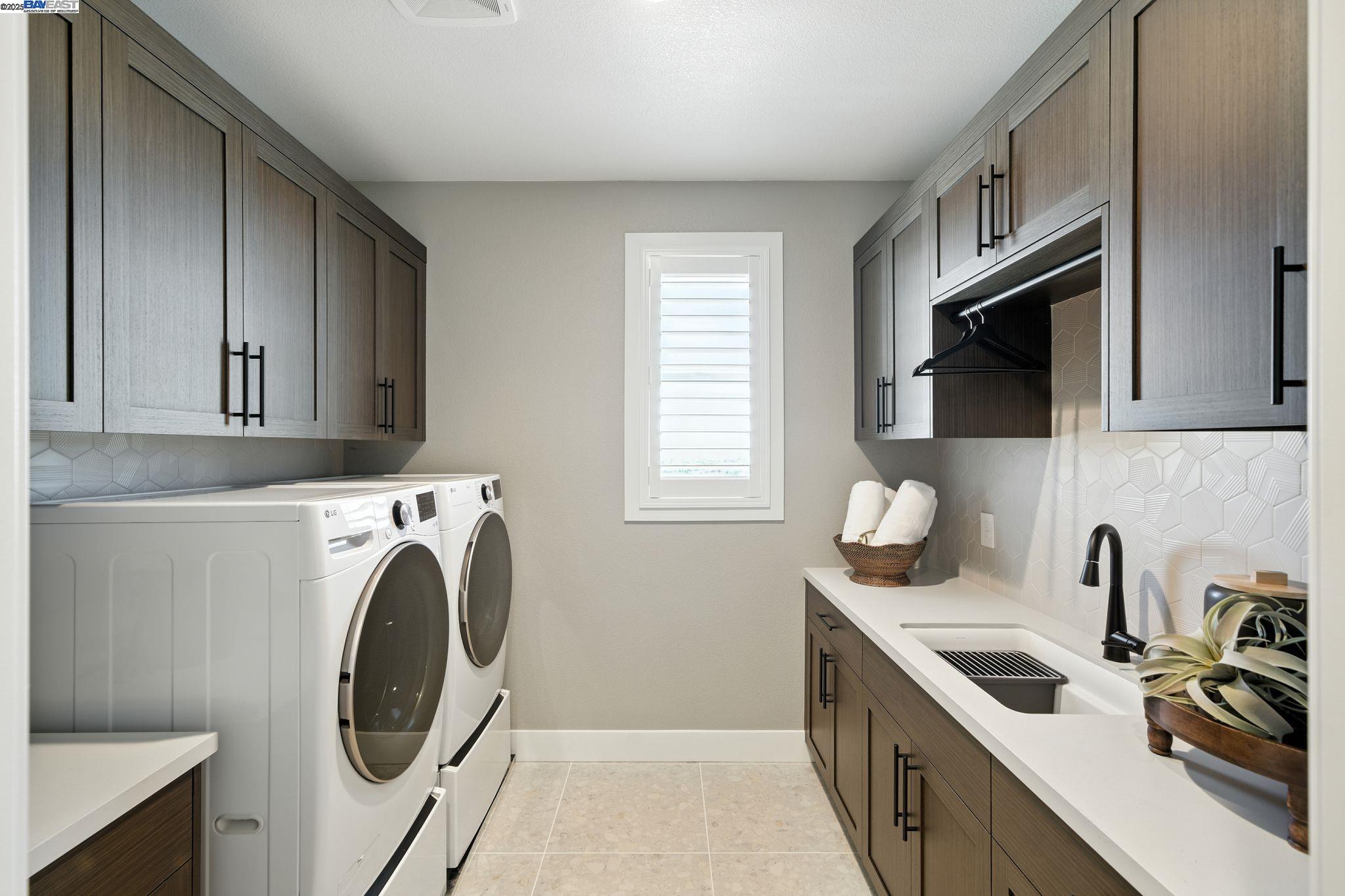 Detail Gallery Image 40 of 55 For 1683 S Wren Street, Dublin,  CA 94568 - 5 Beds | 5/2 Baths