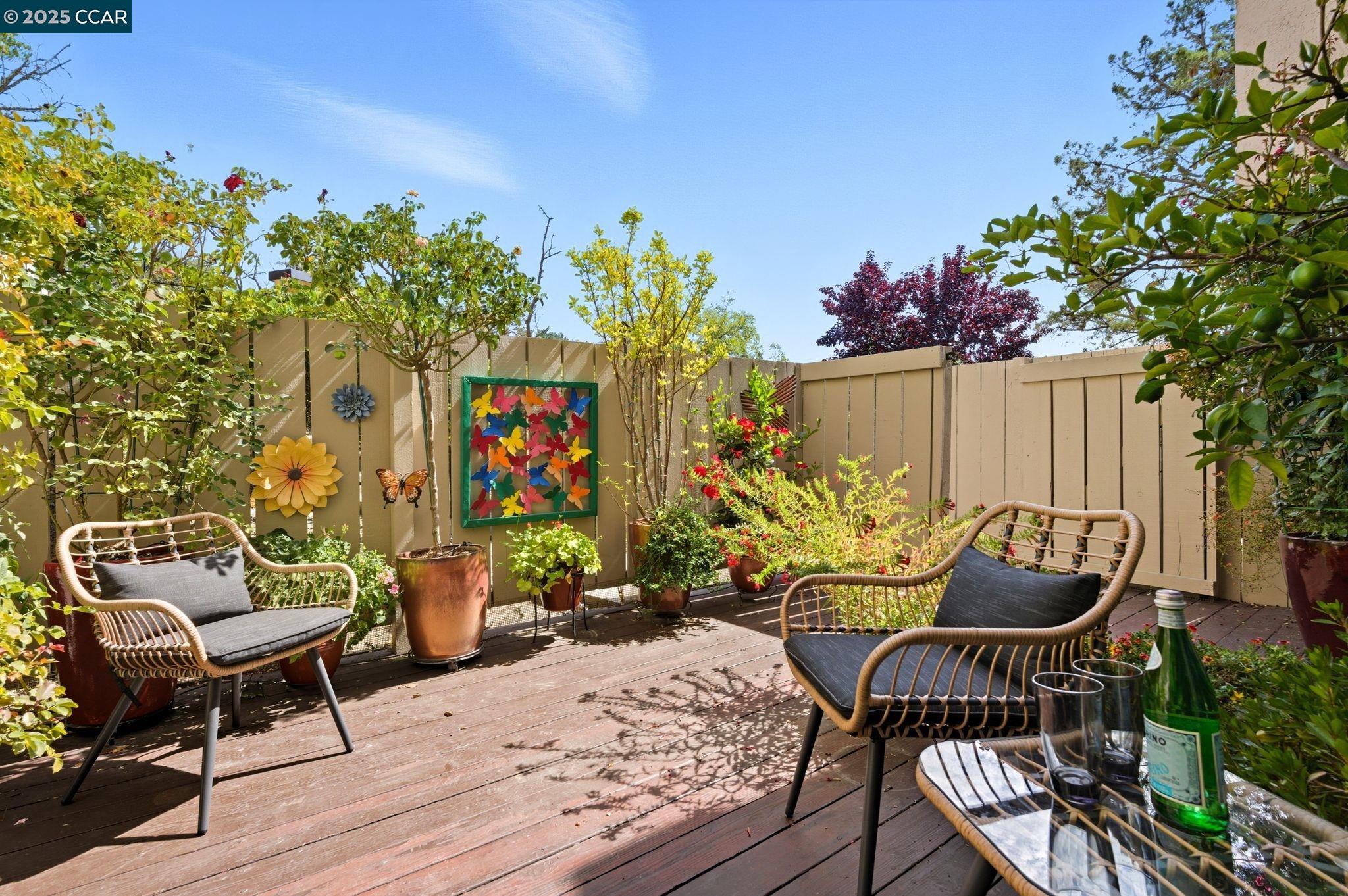 Detail Gallery Image 2 of 32 For 1585 Moraga Way, Moraga,  CA 94556 - 3 Beds | 2/1 Baths