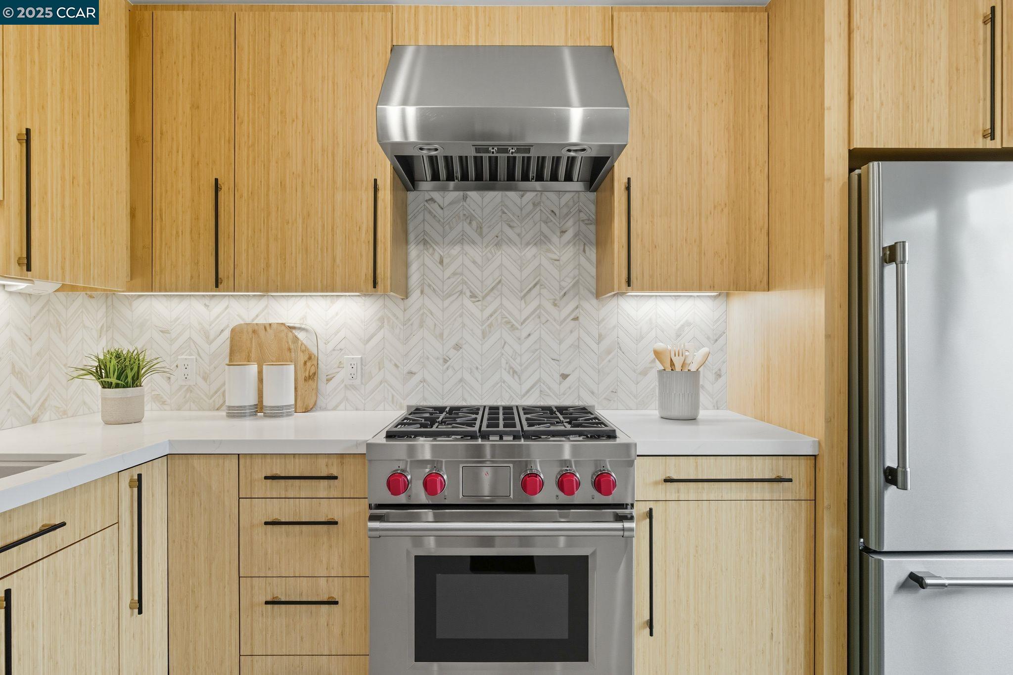 Detail Gallery Image 11 of 32 For 1585 Moraga Way, Moraga,  CA 94556 - 3 Beds | 2/1 Baths