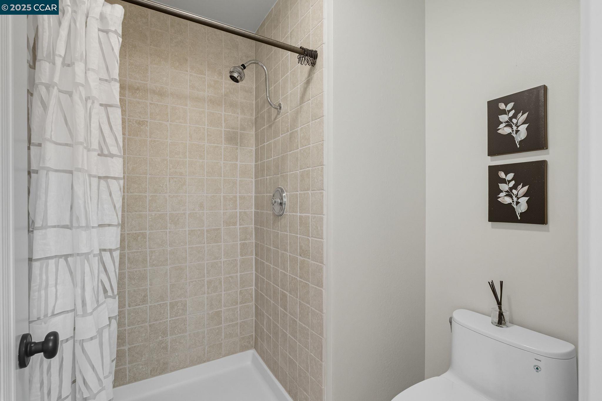 Detail Gallery Image 17 of 32 For 1585 Moraga Way, Moraga,  CA 94556 - 3 Beds | 2/1 Baths
