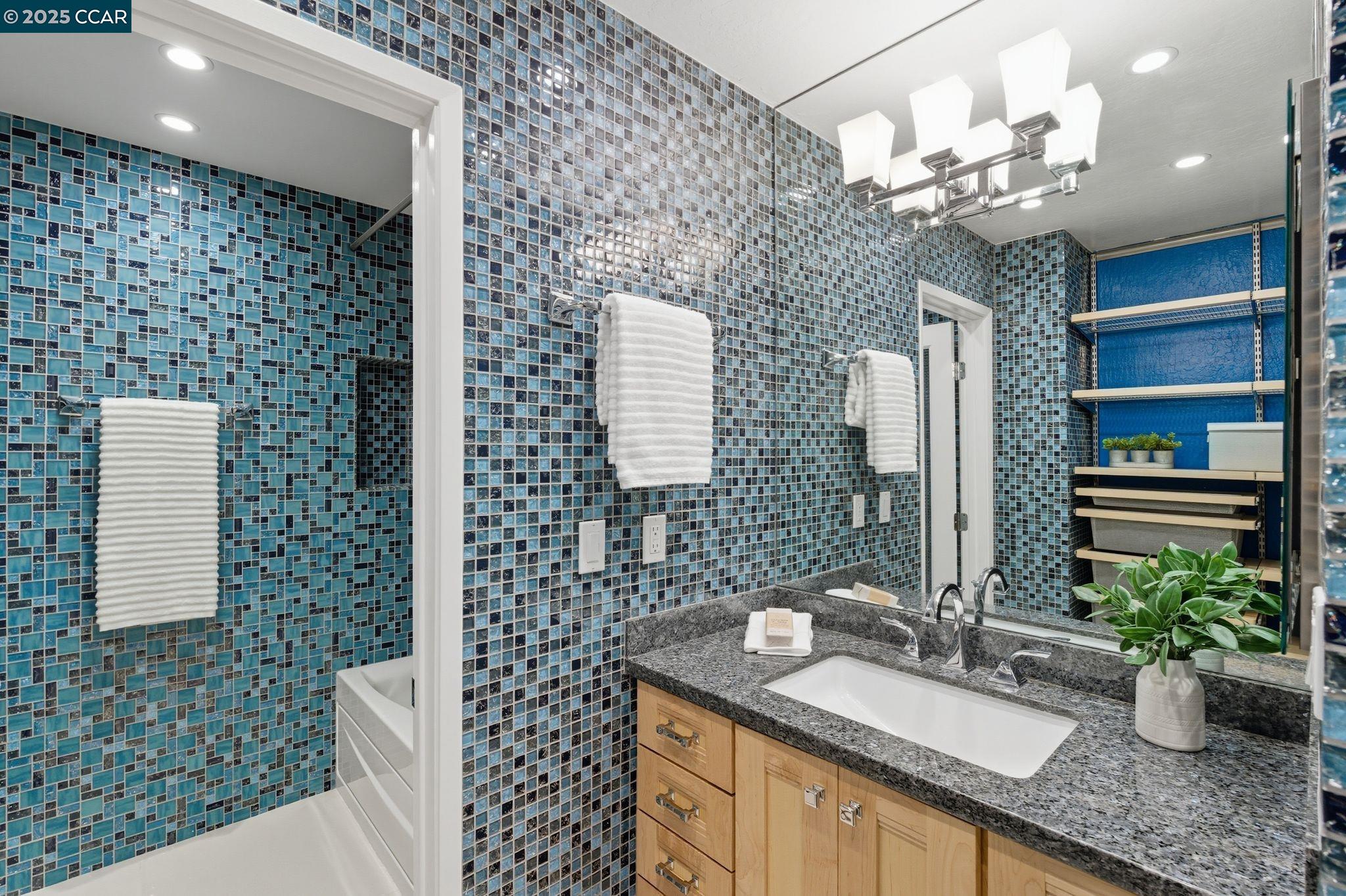 Detail Gallery Image 18 of 32 For 1585 Moraga Way, Moraga,  CA 94556 - 3 Beds | 2/1 Baths