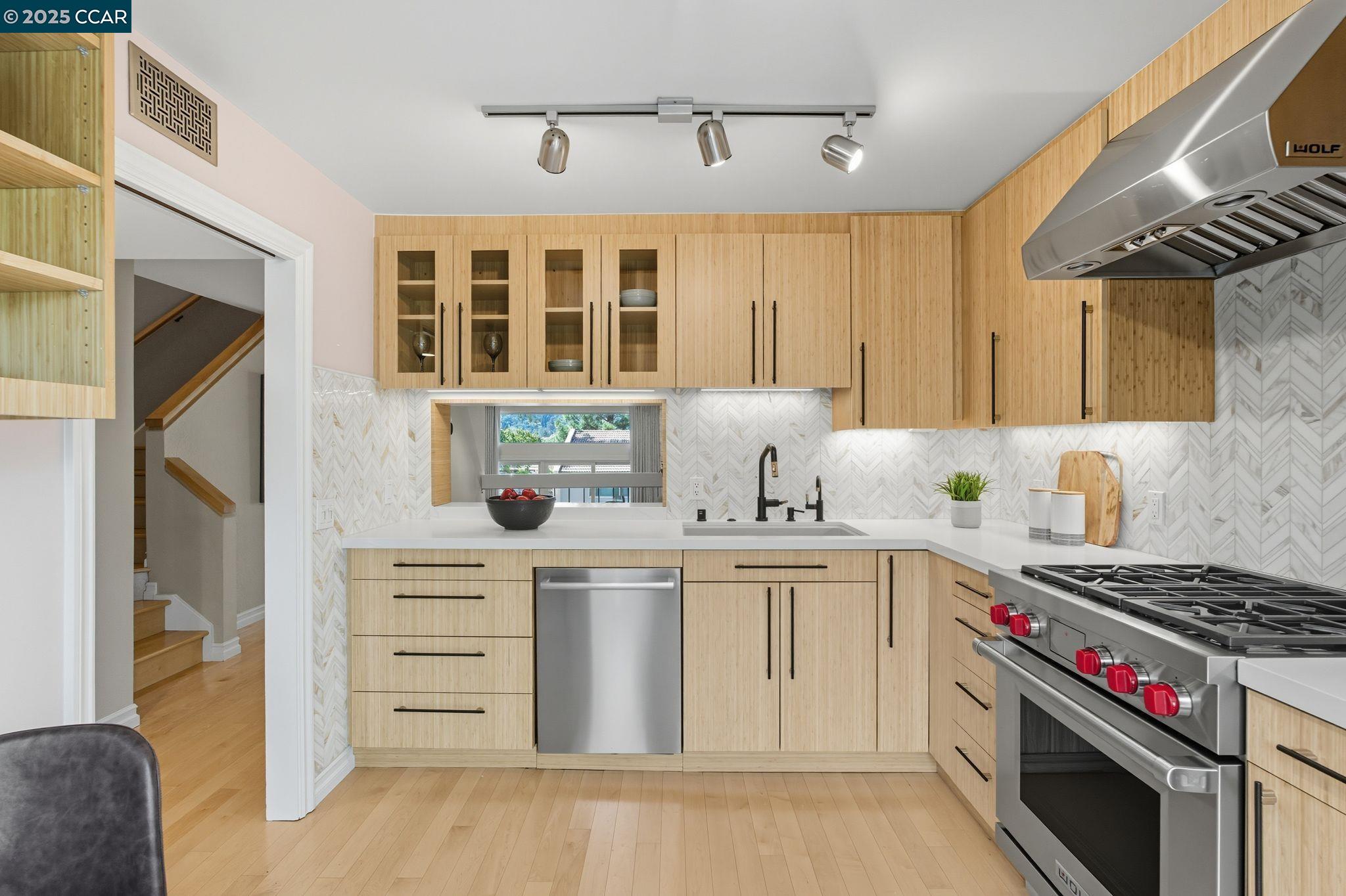 Detail Gallery Image 3 of 32 For 1585 Moraga Way, Moraga,  CA 94556 - 3 Beds | 2/1 Baths