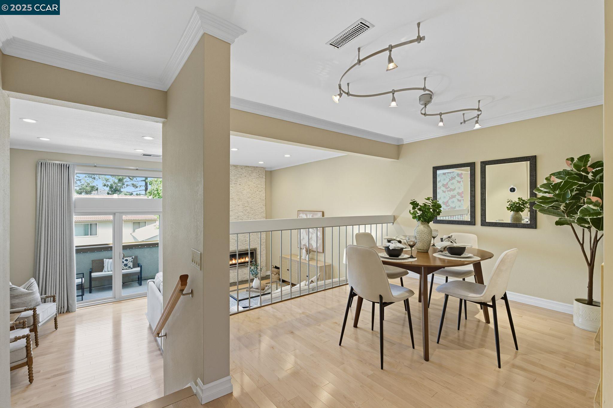 Detail Gallery Image 5 of 32 For 1585 Moraga Way, Moraga,  CA 94556 - 3 Beds | 2/1 Baths