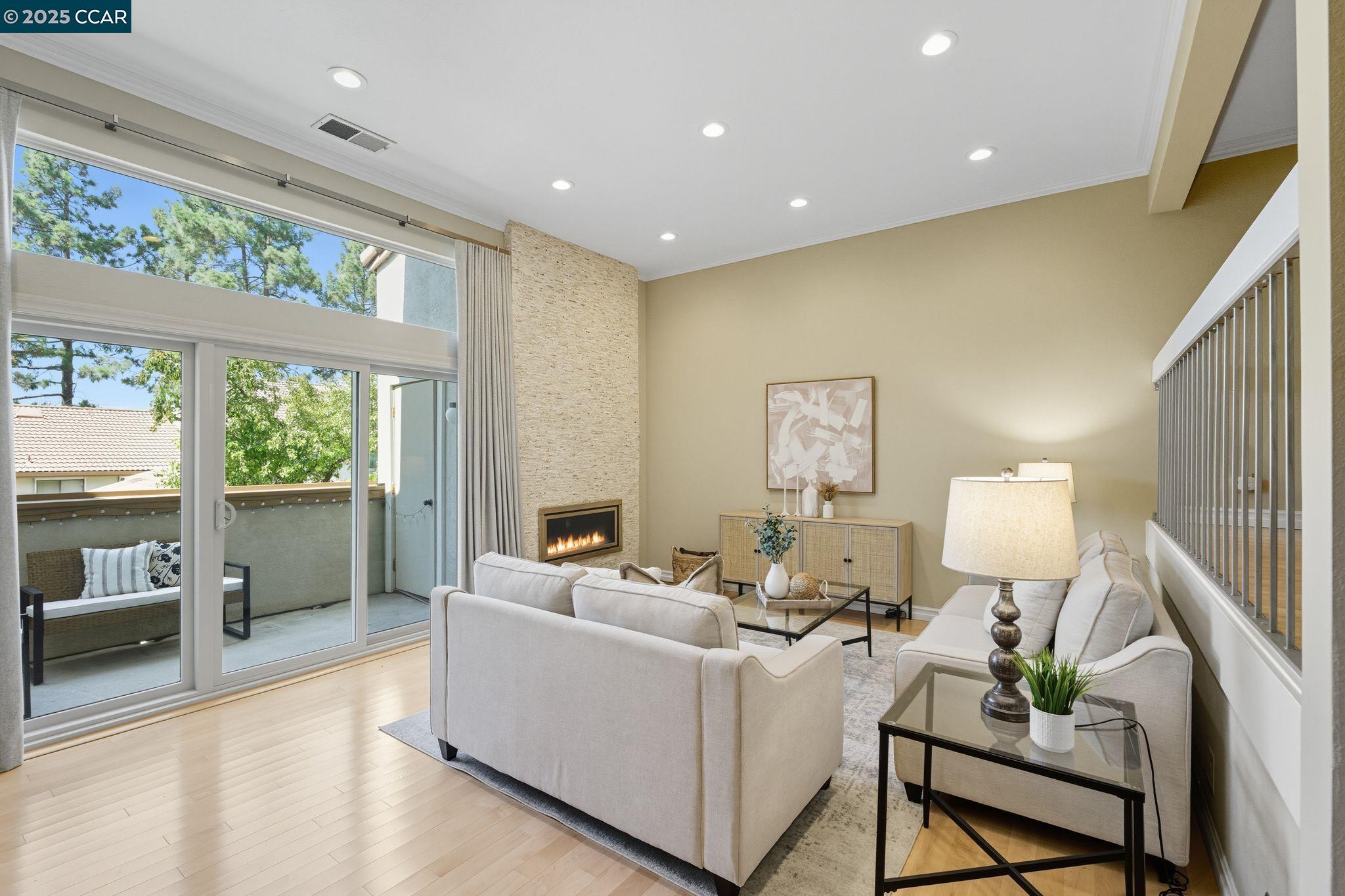 Detail Gallery Image 6 of 32 For 1585 Moraga Way, Moraga,  CA 94556 - 3 Beds | 2/1 Baths
