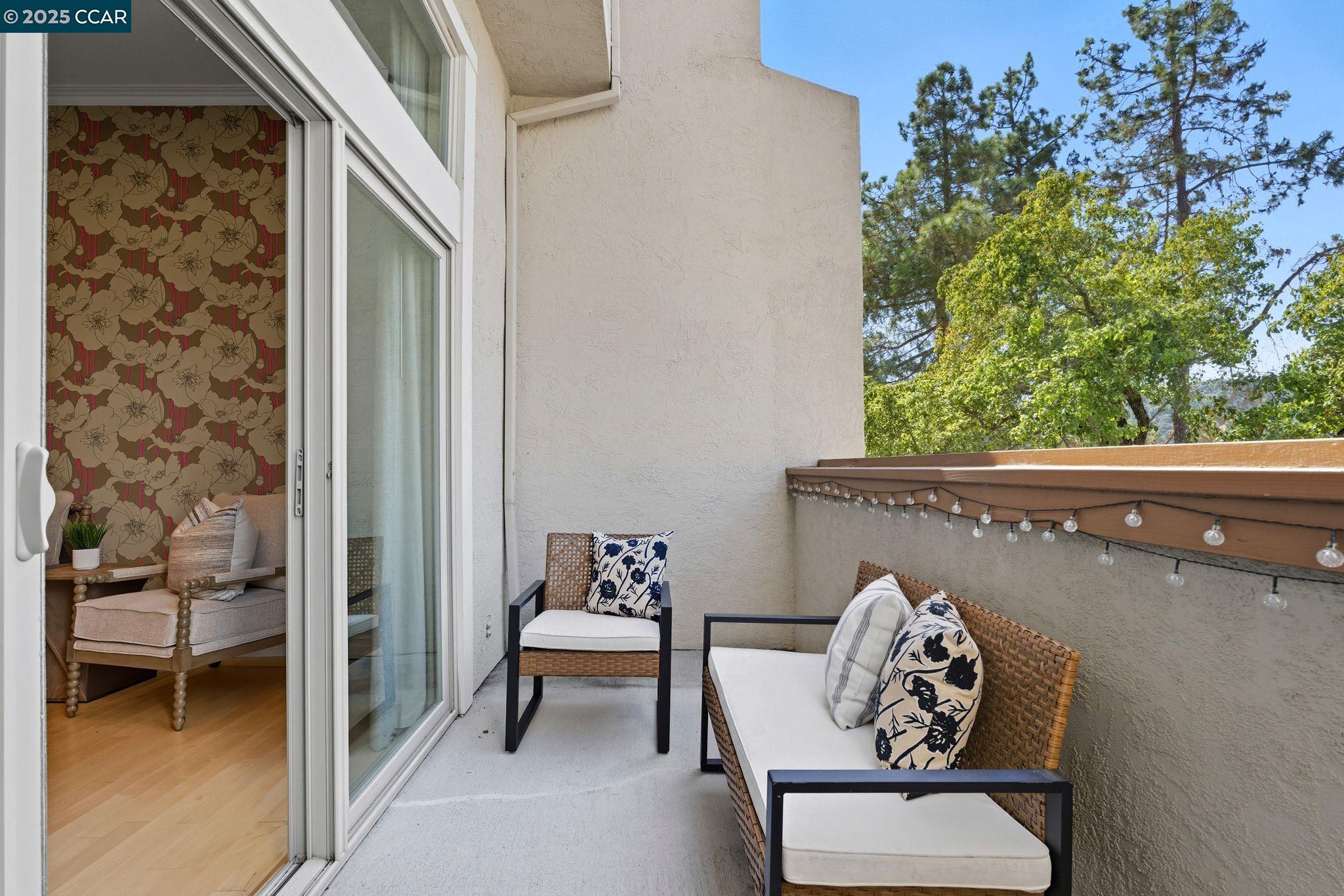 Detail Gallery Image 8 of 32 For 1585 Moraga Way, Moraga,  CA 94556 - 3 Beds | 2/1 Baths