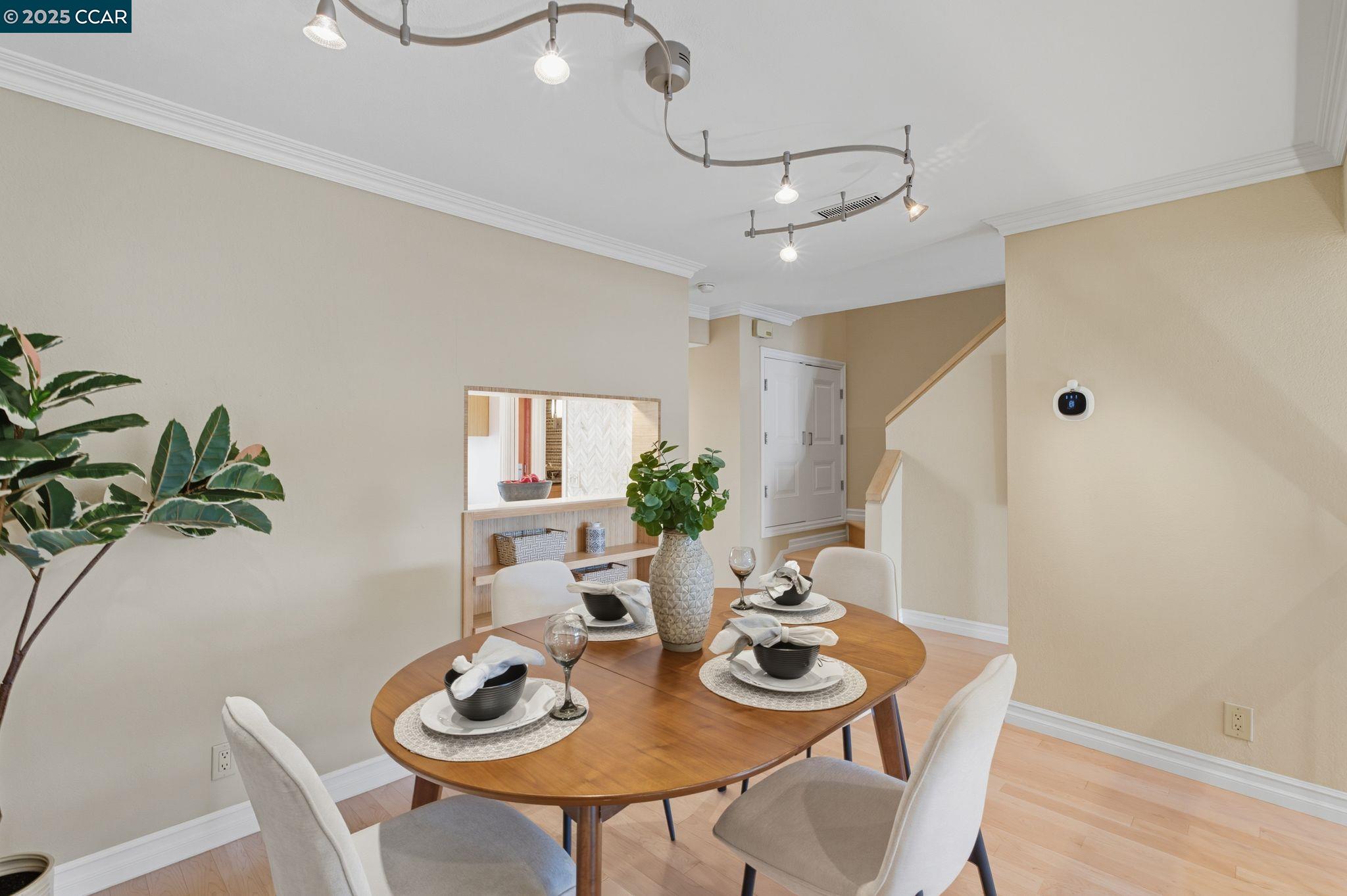 Detail Gallery Image 9 of 32 For 1585 Moraga Way, Moraga,  CA 94556 - 3 Beds | 2/1 Baths