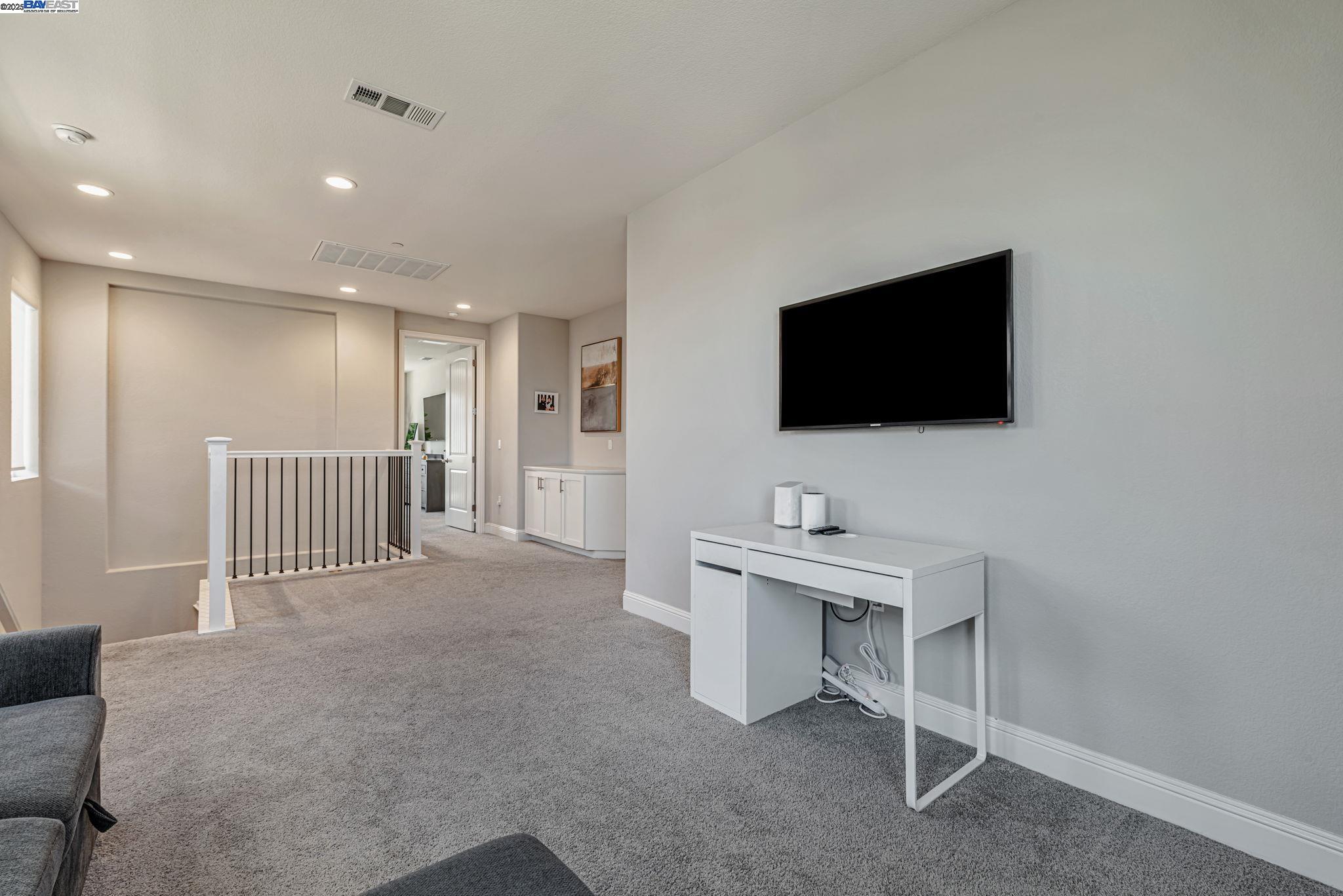 Detail Gallery Image 17 of 33 For 2708 Rio Seco Dr, Bay Point,  CA 94565 - 5 Beds | 3 Baths