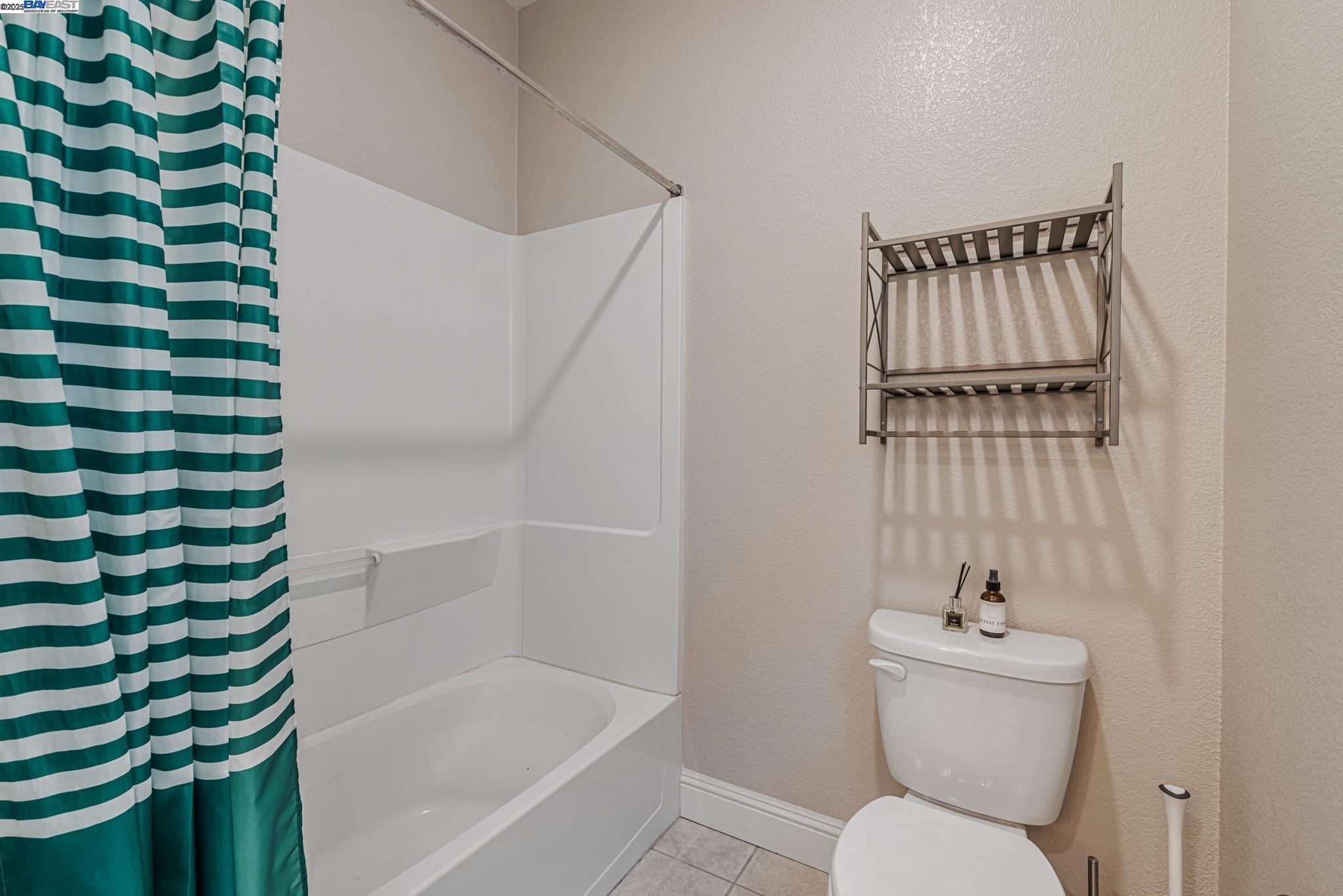Detail Gallery Image 26 of 33 For 2708 Rio Seco Dr, Bay Point,  CA 94565 - 5 Beds | 3 Baths