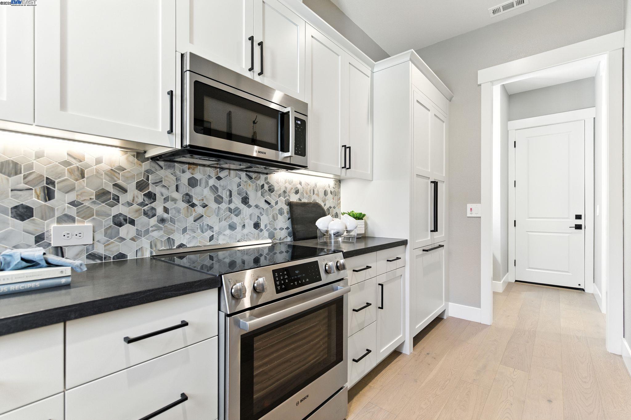 Detail Gallery Image 26 of 60 For 1691 S Wren Street, Dublin,  CA 94568 - 5 Beds | 5/1 Baths