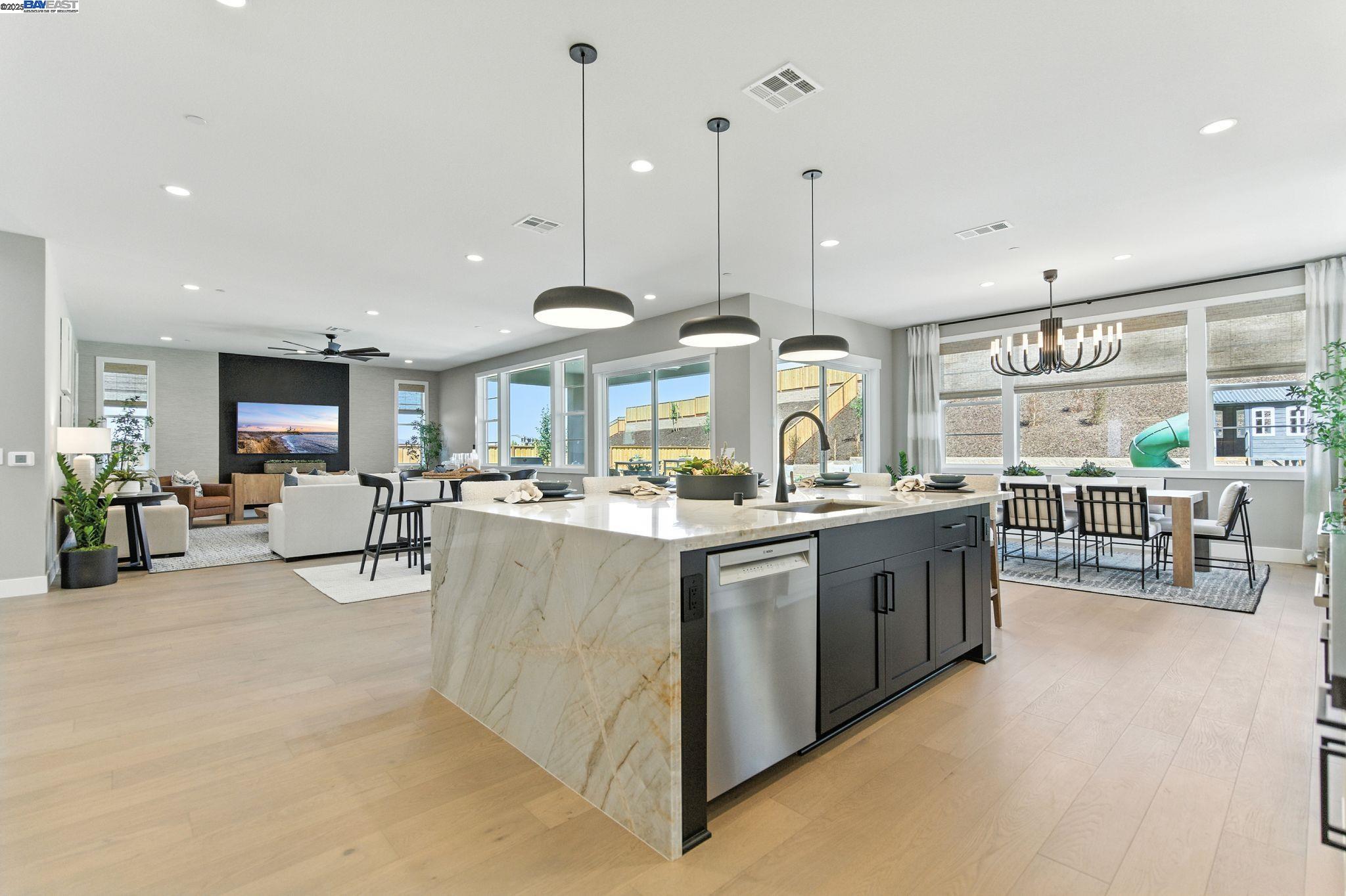 Detail Gallery Image 27 of 60 For 1691 S Wren Street, Dublin,  CA 94568 - 5 Beds | 5/1 Baths