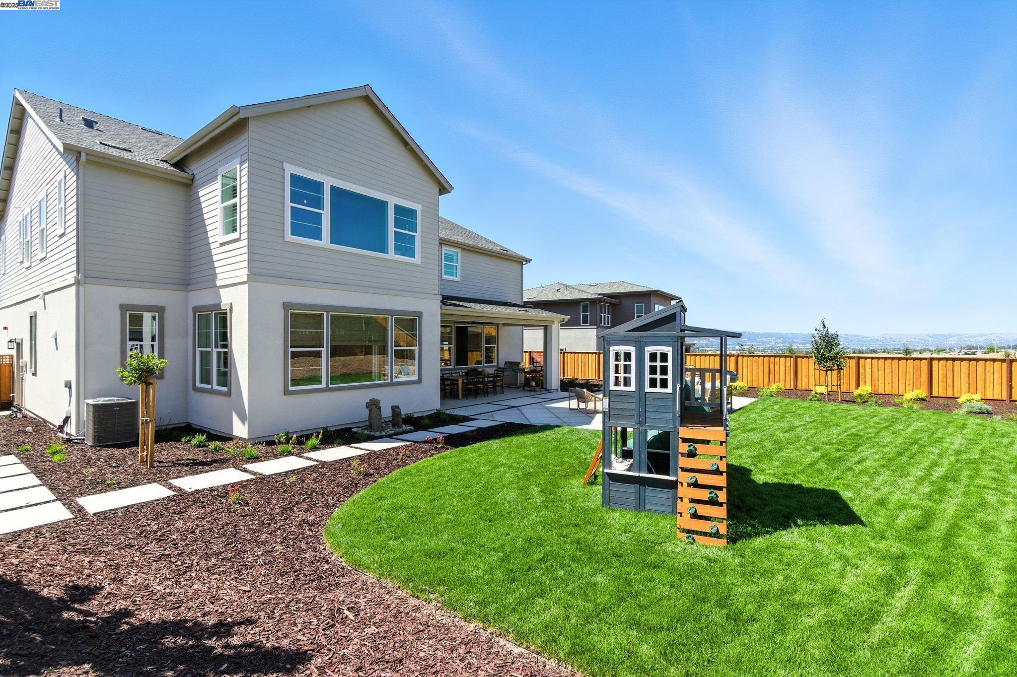 Detail Gallery Image 60 of 60 For 1691 S Wren Street, Dublin,  CA 94568 - 5 Beds | 5/1 Baths