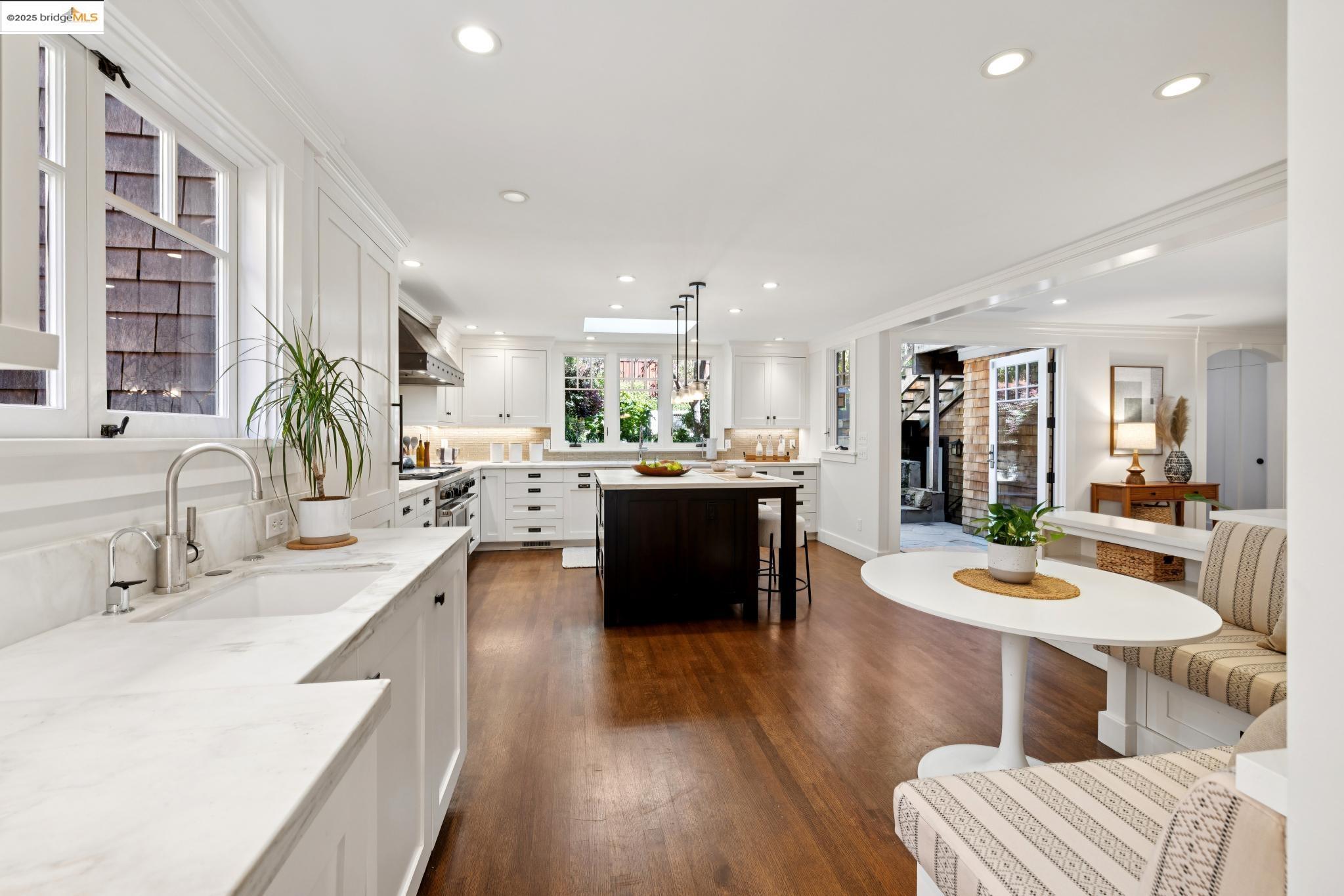 Detail Gallery Image 24 of 58 For 38 Bonita Ave., Piedmont,  CA 94611 - 4 Beds | 3/1 Baths