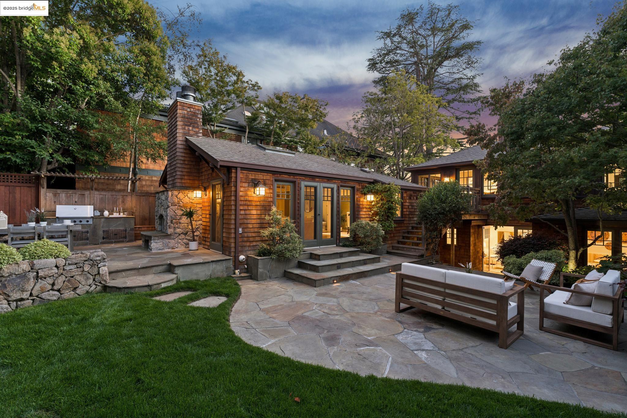 Detail Gallery Image 4 of 58 For 38 Bonita Ave., Piedmont,  CA 94611 - 4 Beds | 3/1 Baths