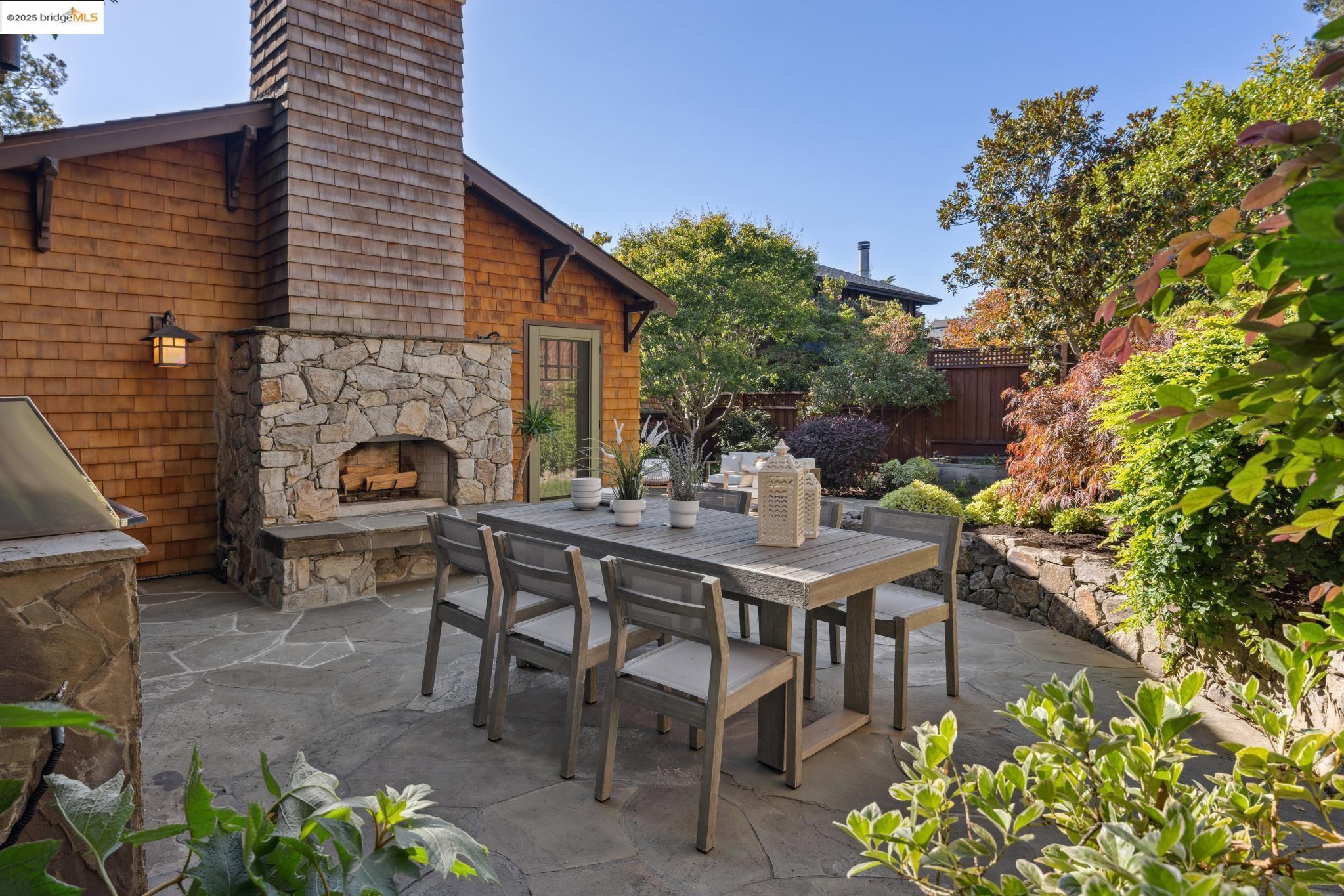 Detail Gallery Image 31 of 58 For 38 Bonita Ave., Piedmont,  CA 94611 - 4 Beds | 3/1 Baths