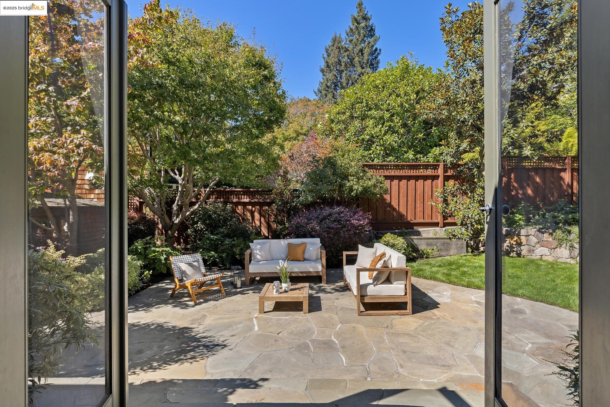Detail Gallery Image 35 of 58 For 38 Bonita Ave., Piedmont,  CA 94611 - 4 Beds | 3/1 Baths