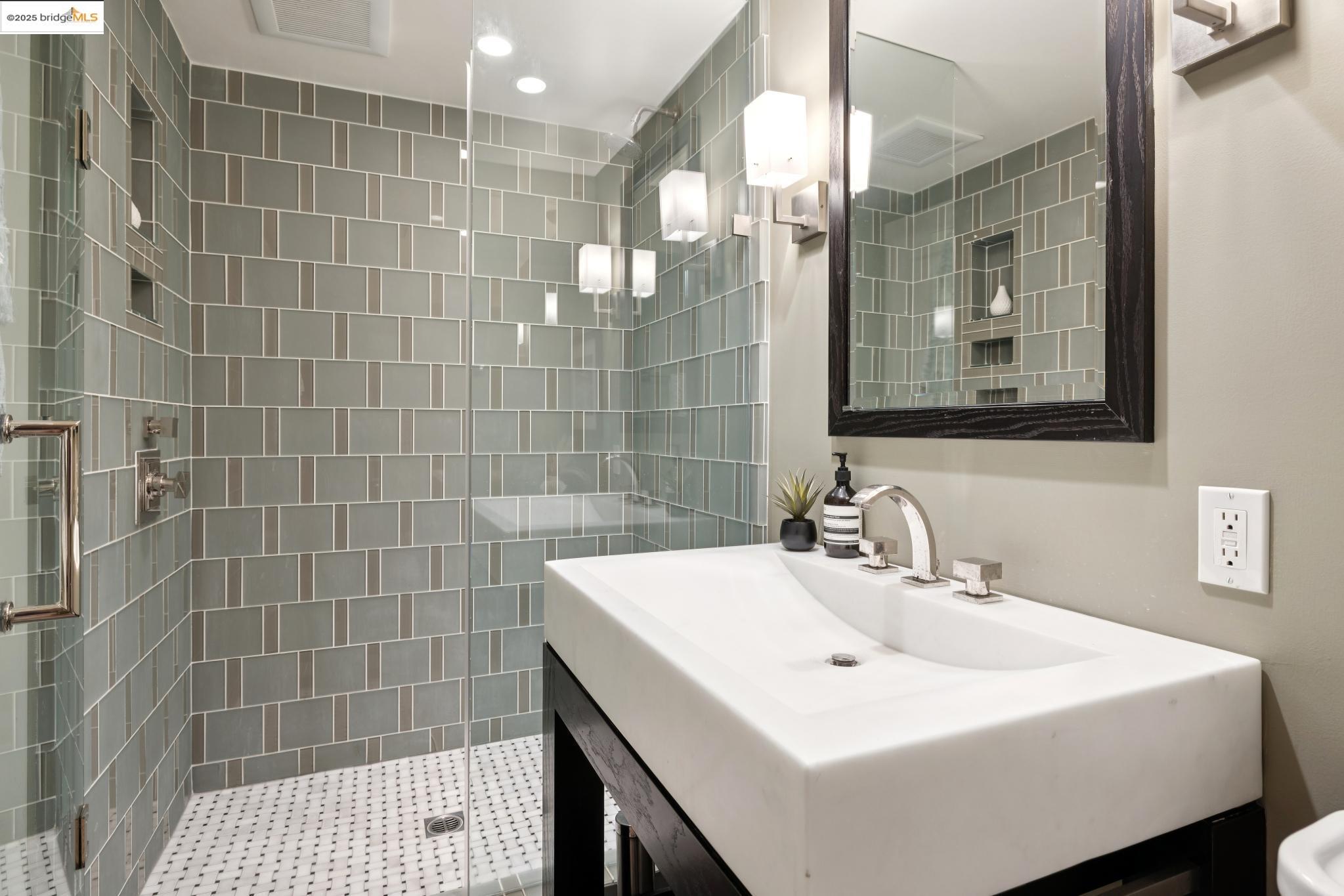 Detail Gallery Image 38 of 58 For 38 Bonita Ave., Piedmont,  CA 94611 - 4 Beds | 3/1 Baths
