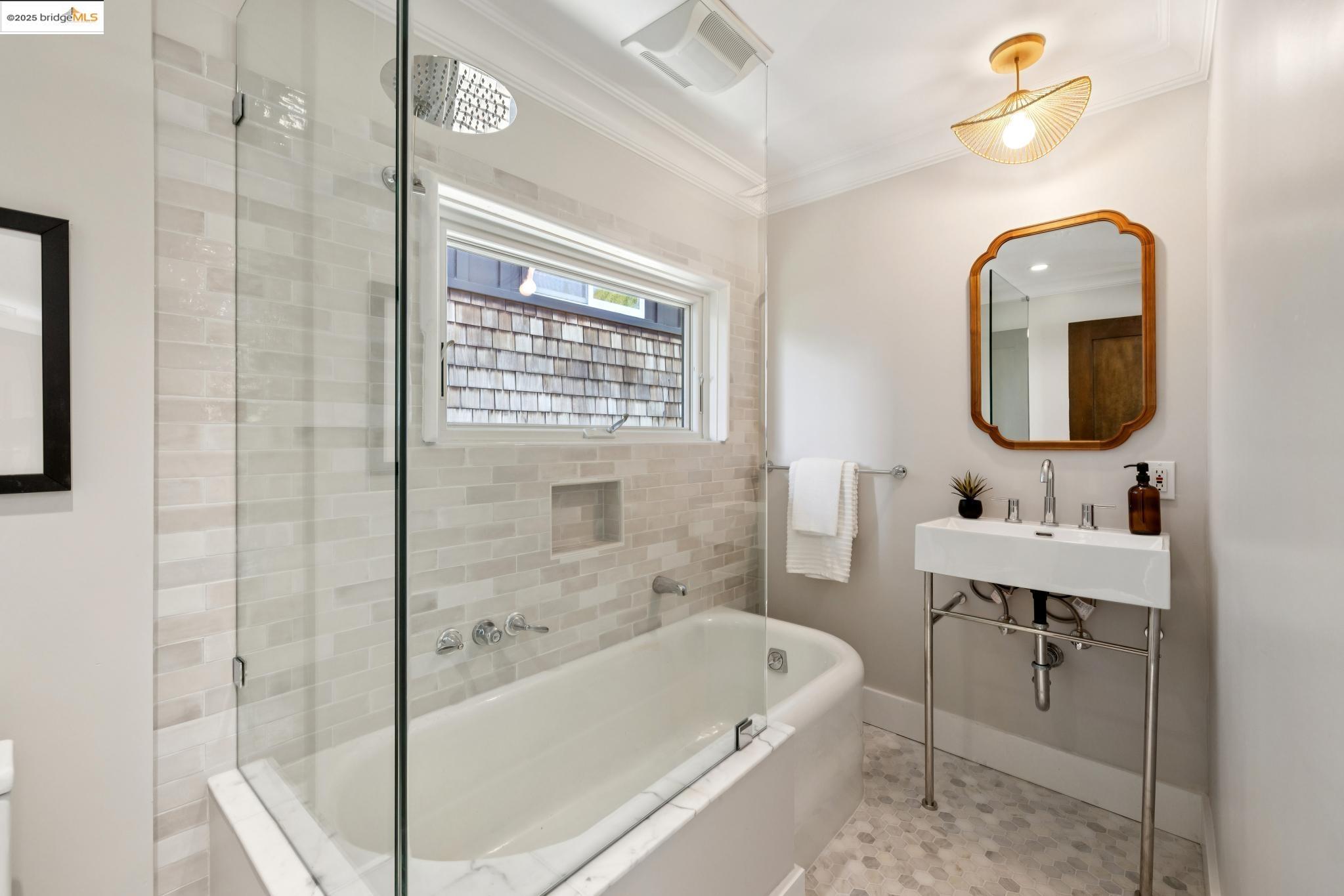 Detail Gallery Image 49 of 58 For 38 Bonita Ave., Piedmont,  CA 94611 - 4 Beds | 3/1 Baths