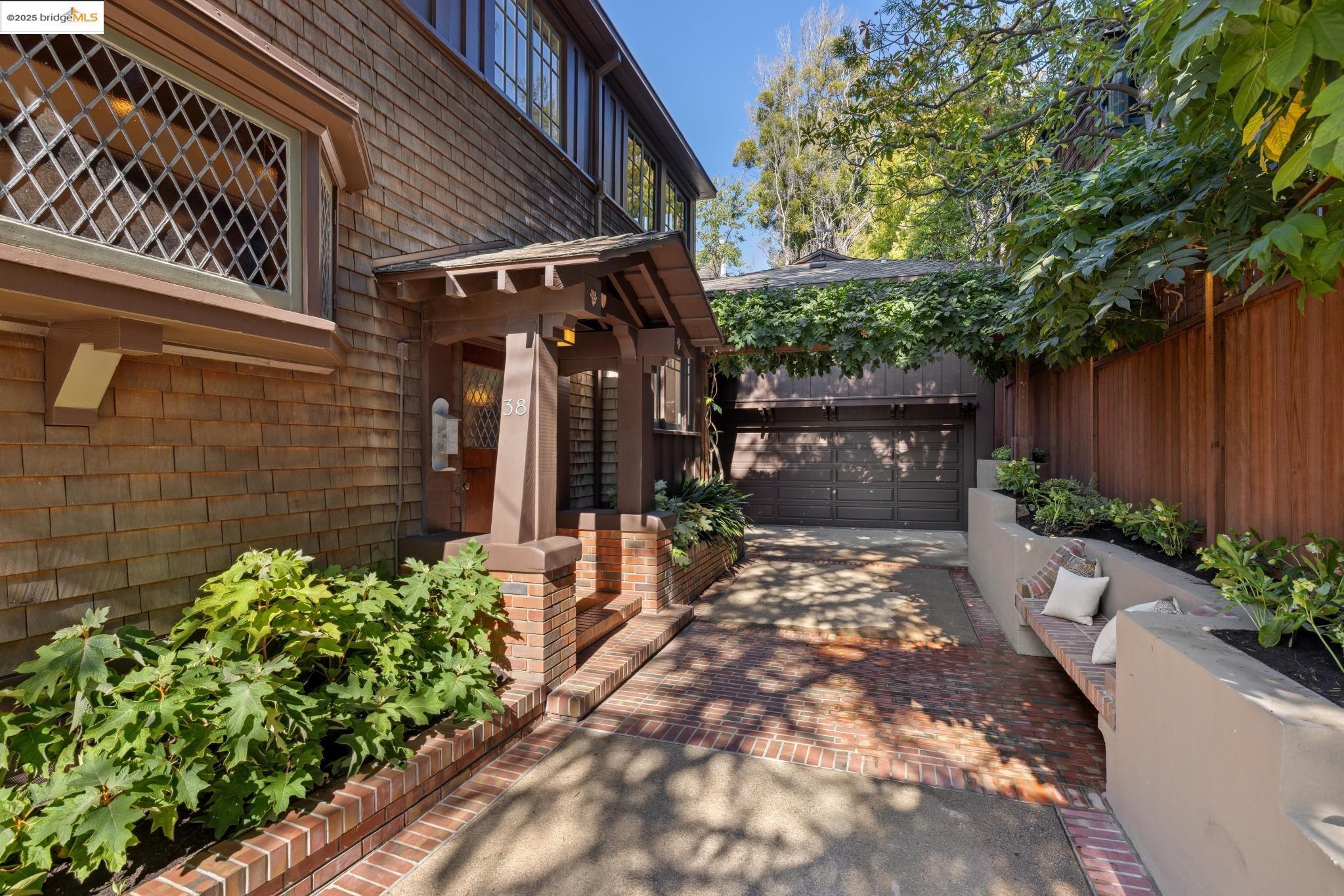 Detail Gallery Image 52 of 58 For 38 Bonita Ave., Piedmont,  CA 94611 - 4 Beds | 3/1 Baths
