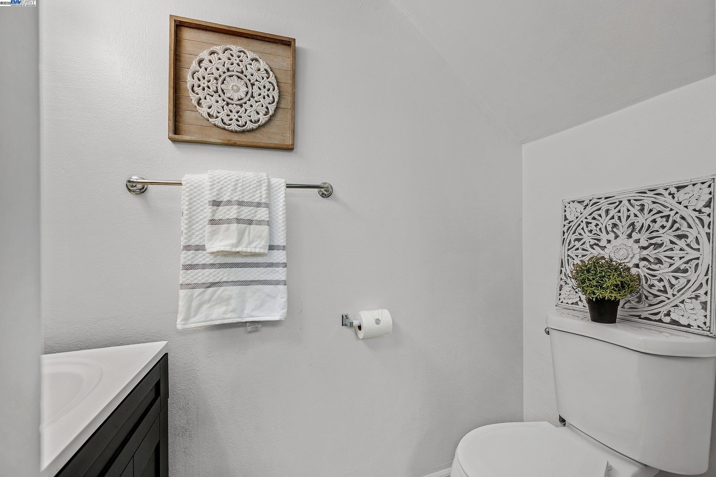 Detail Gallery Image 12 of 33 For 840 Woodgate Dr, San Leandro,  CA 94579 - 2 Beds | 2 Baths