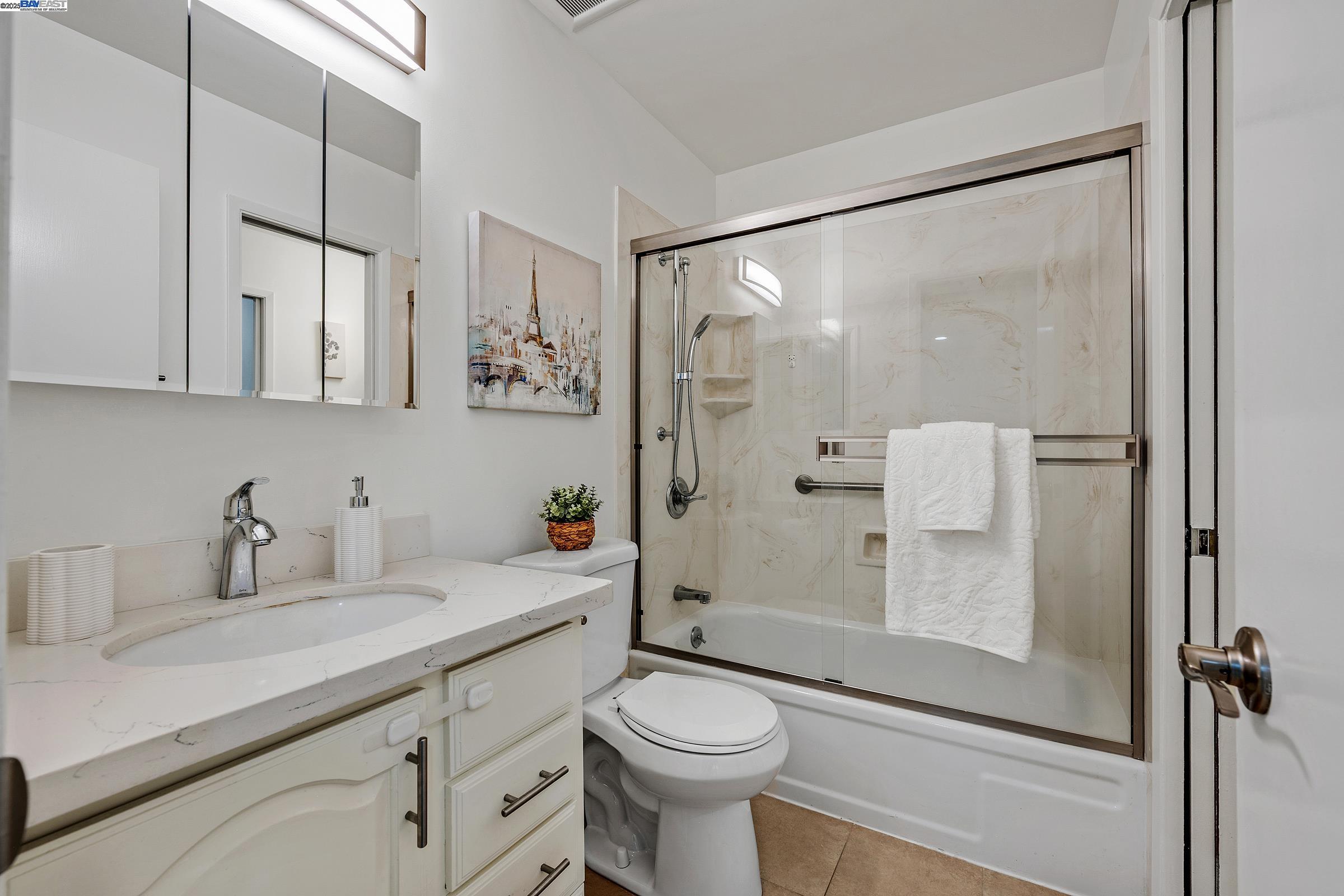 Detail Gallery Image 16 of 33 For 840 Woodgate Dr, San Leandro,  CA 94579 - 2 Beds | 2 Baths