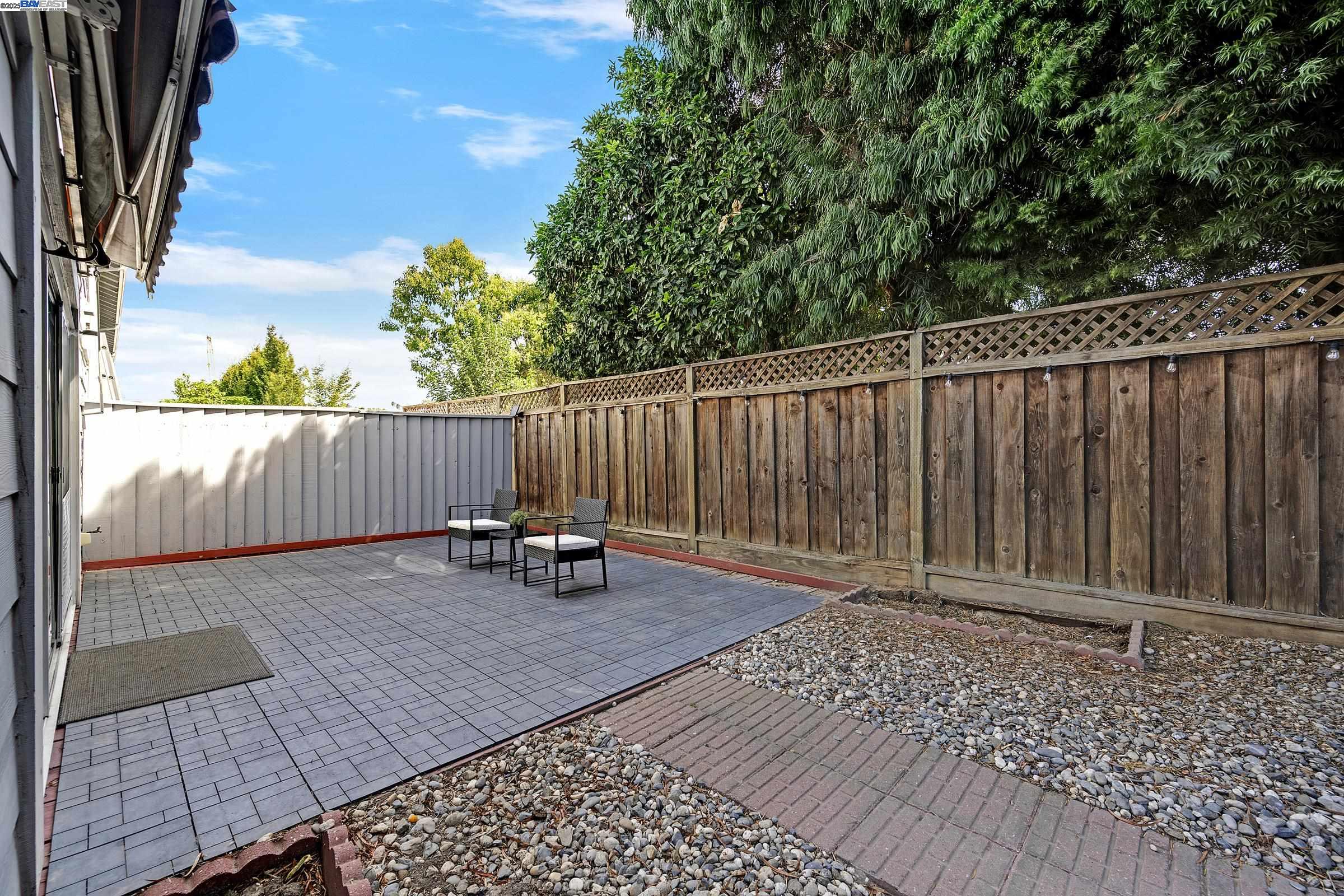 Detail Gallery Image 26 of 33 For 840 Woodgate Dr, San Leandro,  CA 94579 - 2 Beds | 2 Baths