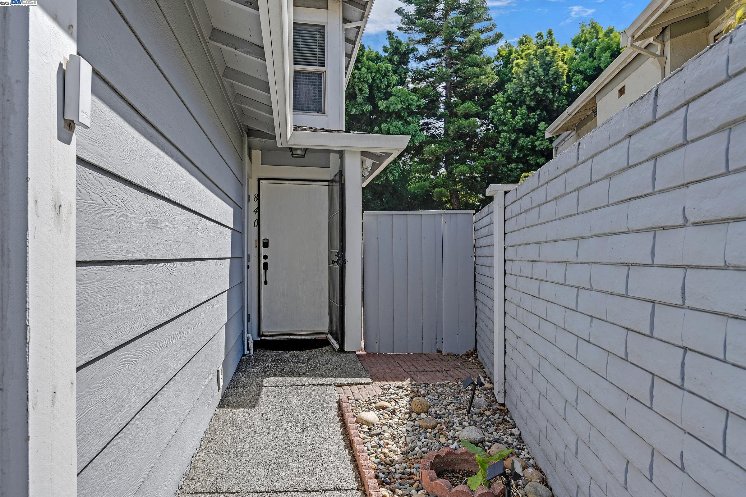 Detail Gallery Image 28 of 33 For 840 Woodgate Dr, San Leandro,  CA 94579 - 2 Beds | 2 Baths