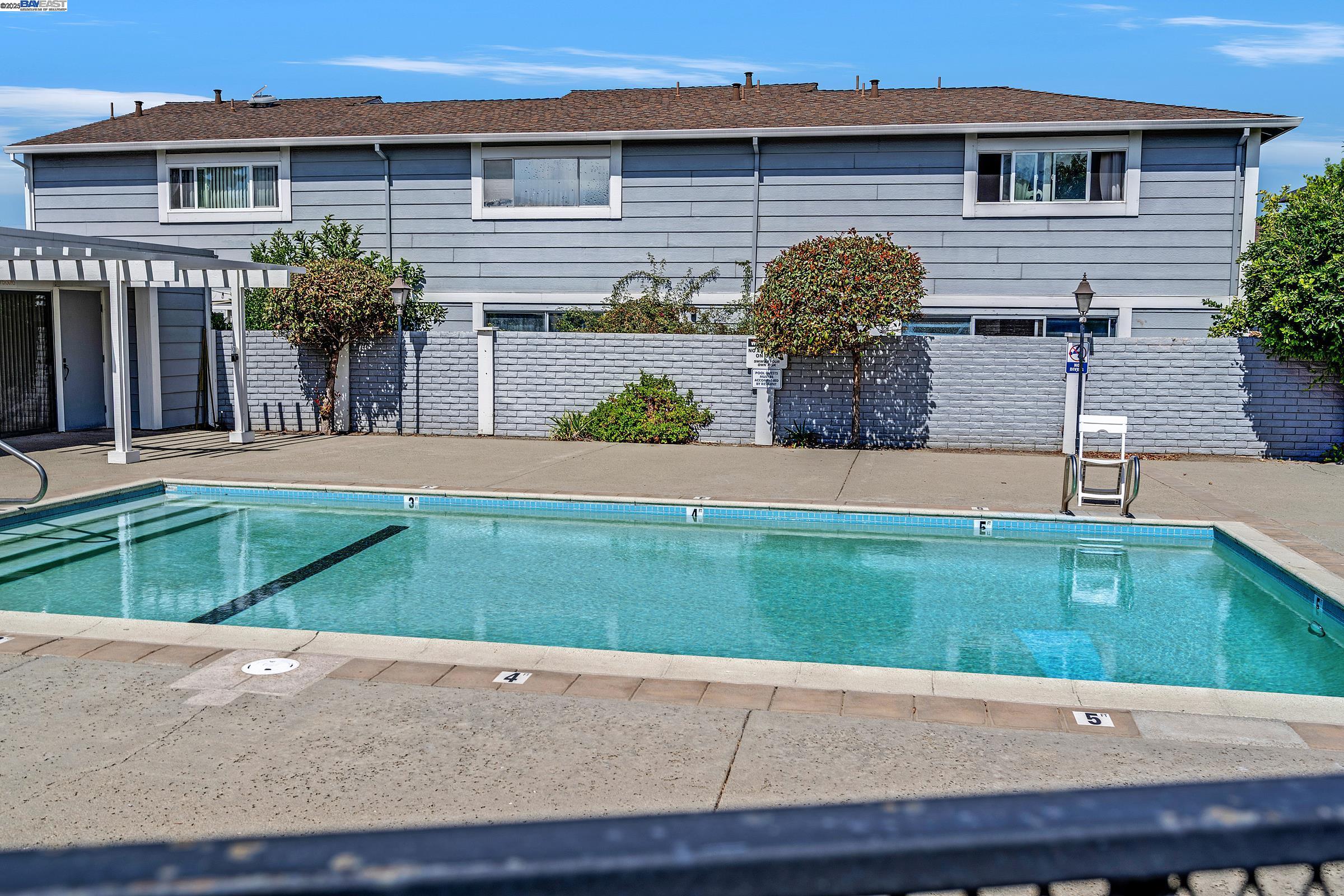 Detail Gallery Image 31 of 33 For 840 Woodgate Dr, San Leandro,  CA 94579 - 2 Beds | 2 Baths