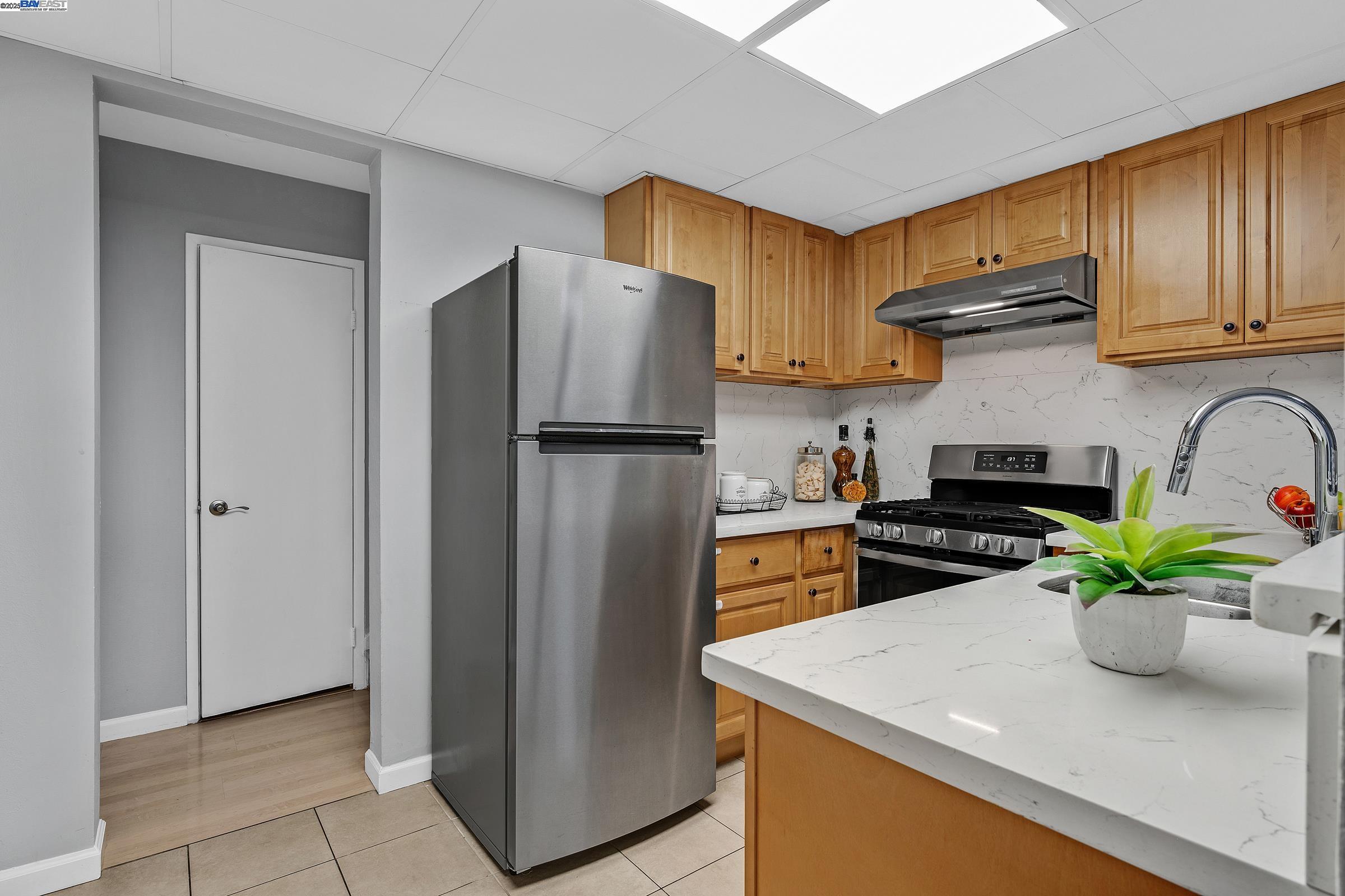 Detail Gallery Image 10 of 33 For 840 Woodgate Dr, San Leandro,  CA 94579 - 2 Beds | 2 Baths