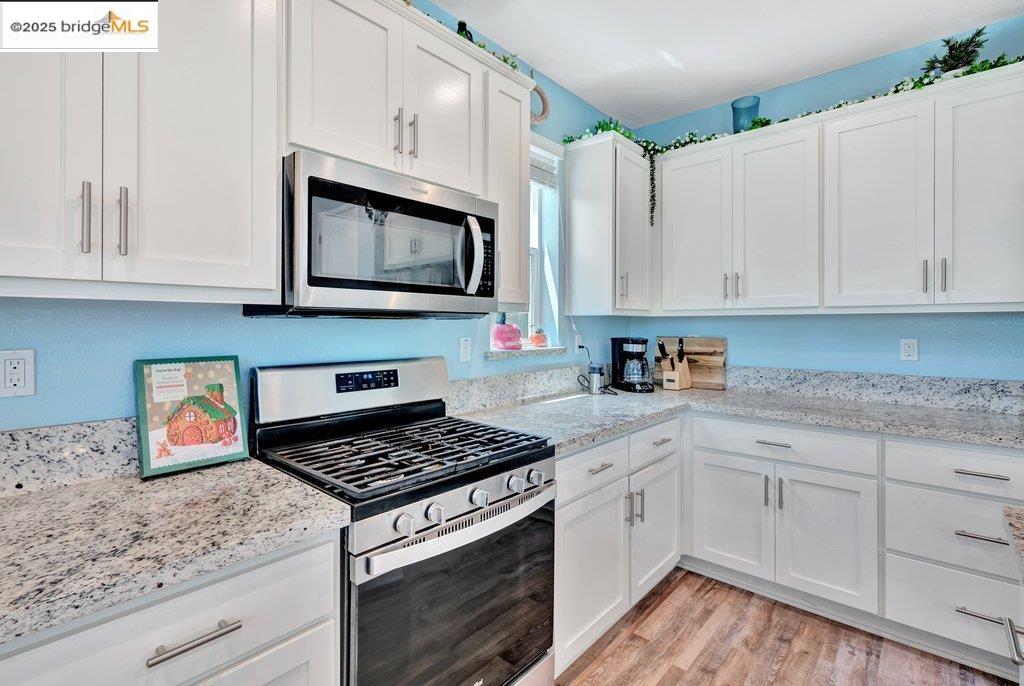 Detail Gallery Image 12 of 49 For 4670 Fuschia Way, Oakley,  CA 94561 - 5 Beds | 3 Baths
