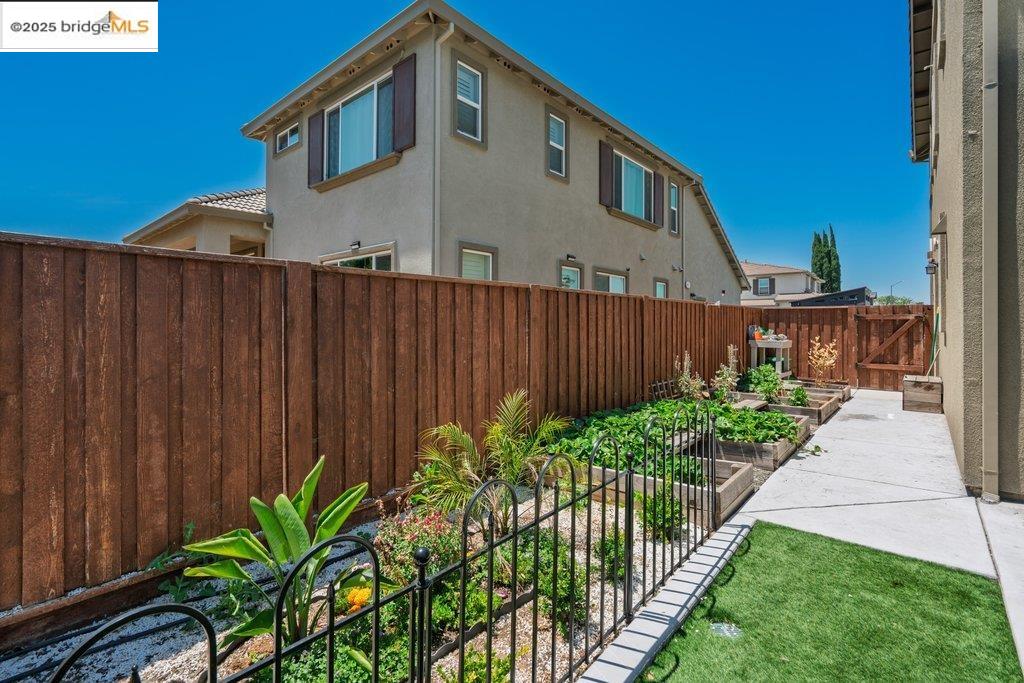 Detail Gallery Image 27 of 49 For 4670 Fuschia Way, Oakley,  CA 94561 - 5 Beds | 3 Baths