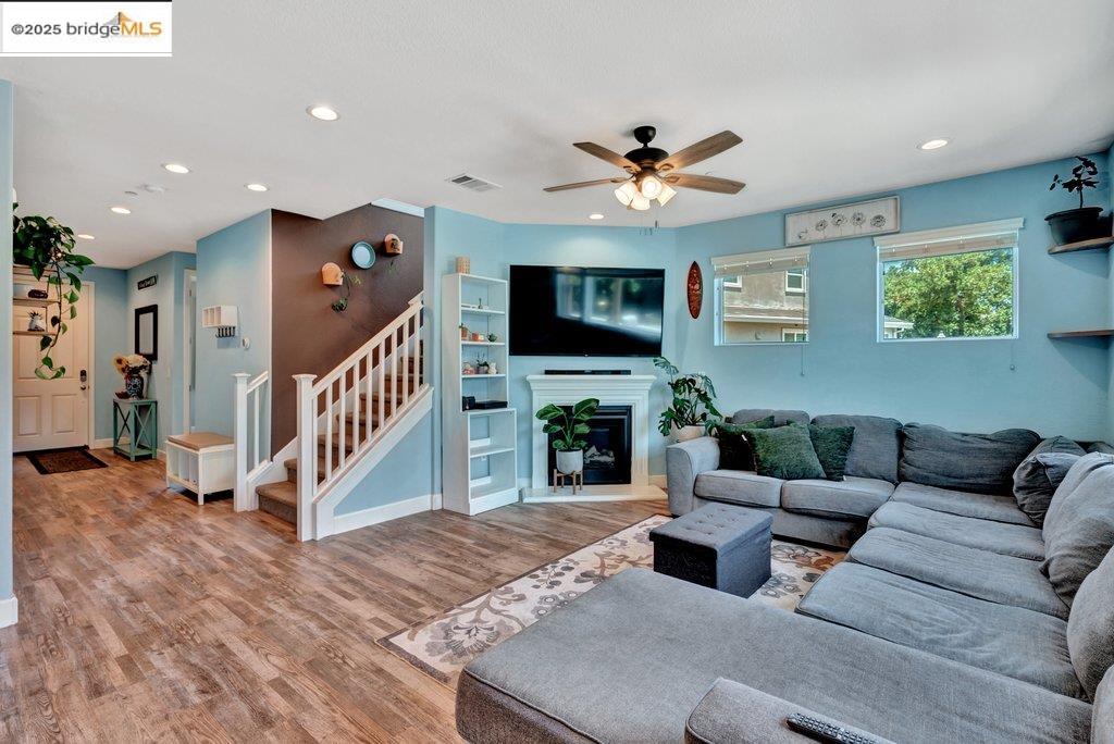 Detail Gallery Image 6 of 49 For 4670 Fuschia Way, Oakley,  CA 94561 - 5 Beds | 3 Baths