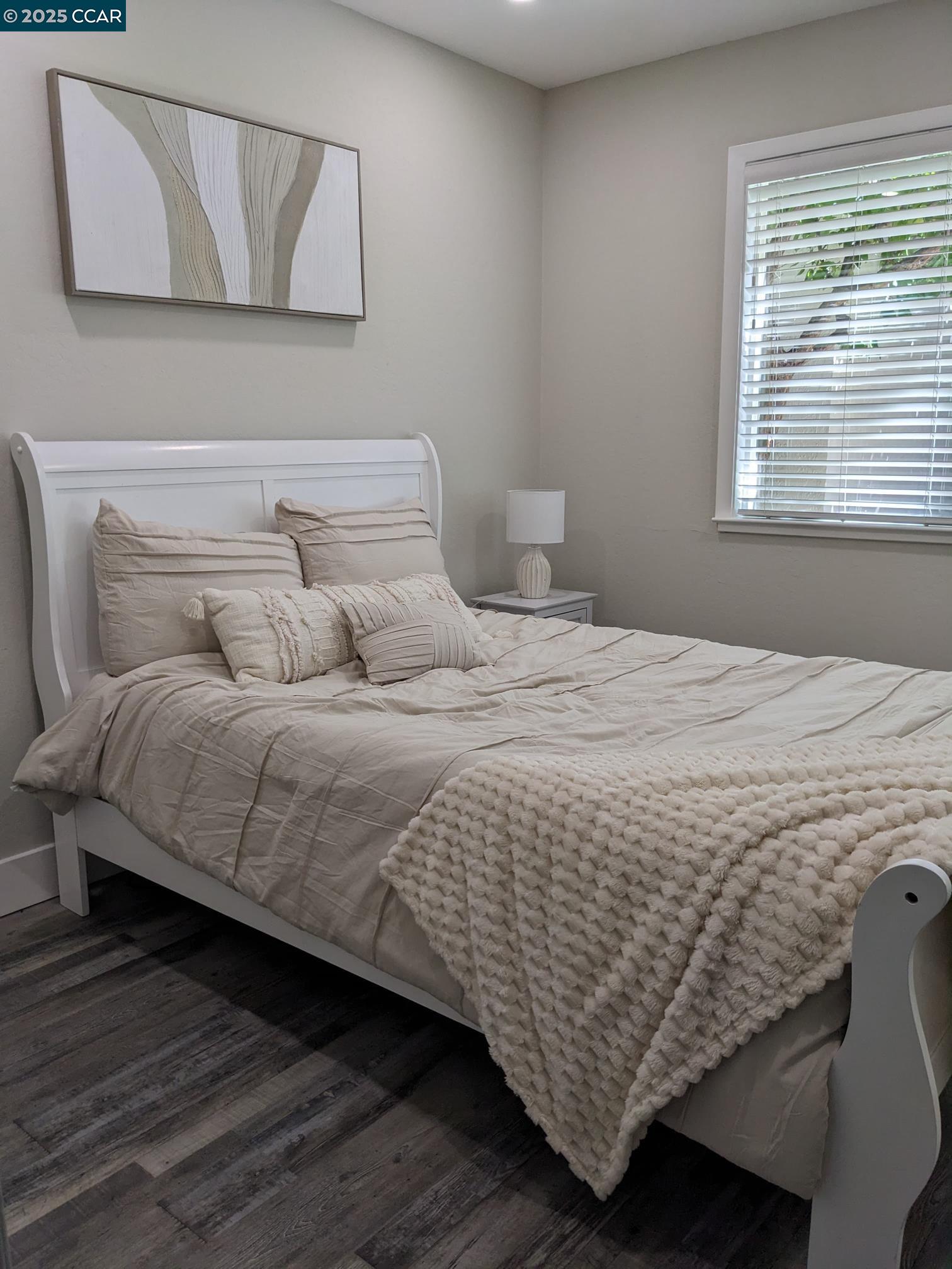 Detail Gallery Image 11 of 18 For 1430 Indian Ln, Concord,  CA 94521 - 2 Beds | 2 Baths