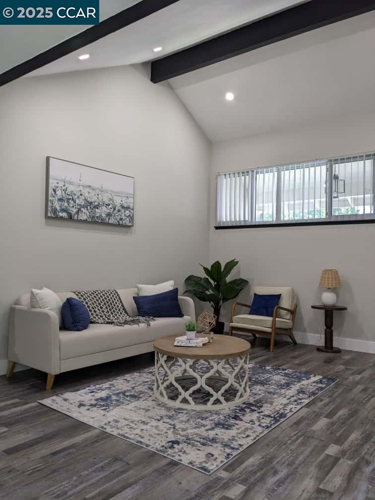 Detail Gallery Image 5 of 18 For 1430 Indian Ln, Concord,  CA 94521 - 2 Beds | 2 Baths