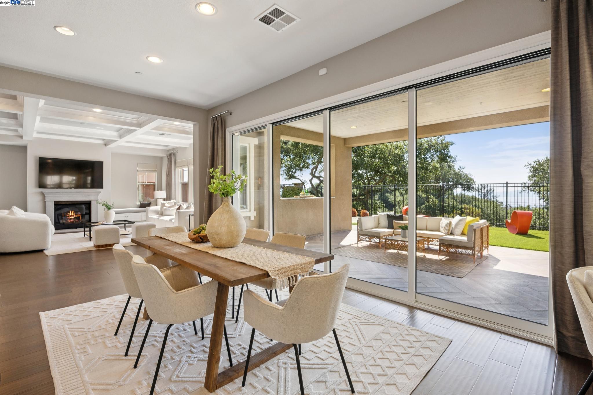 Detail Gallery Image 14 of 60 For 29 Country Club Dr, Hayward,  CA 94542 - 5 Beds | 4/1 Baths