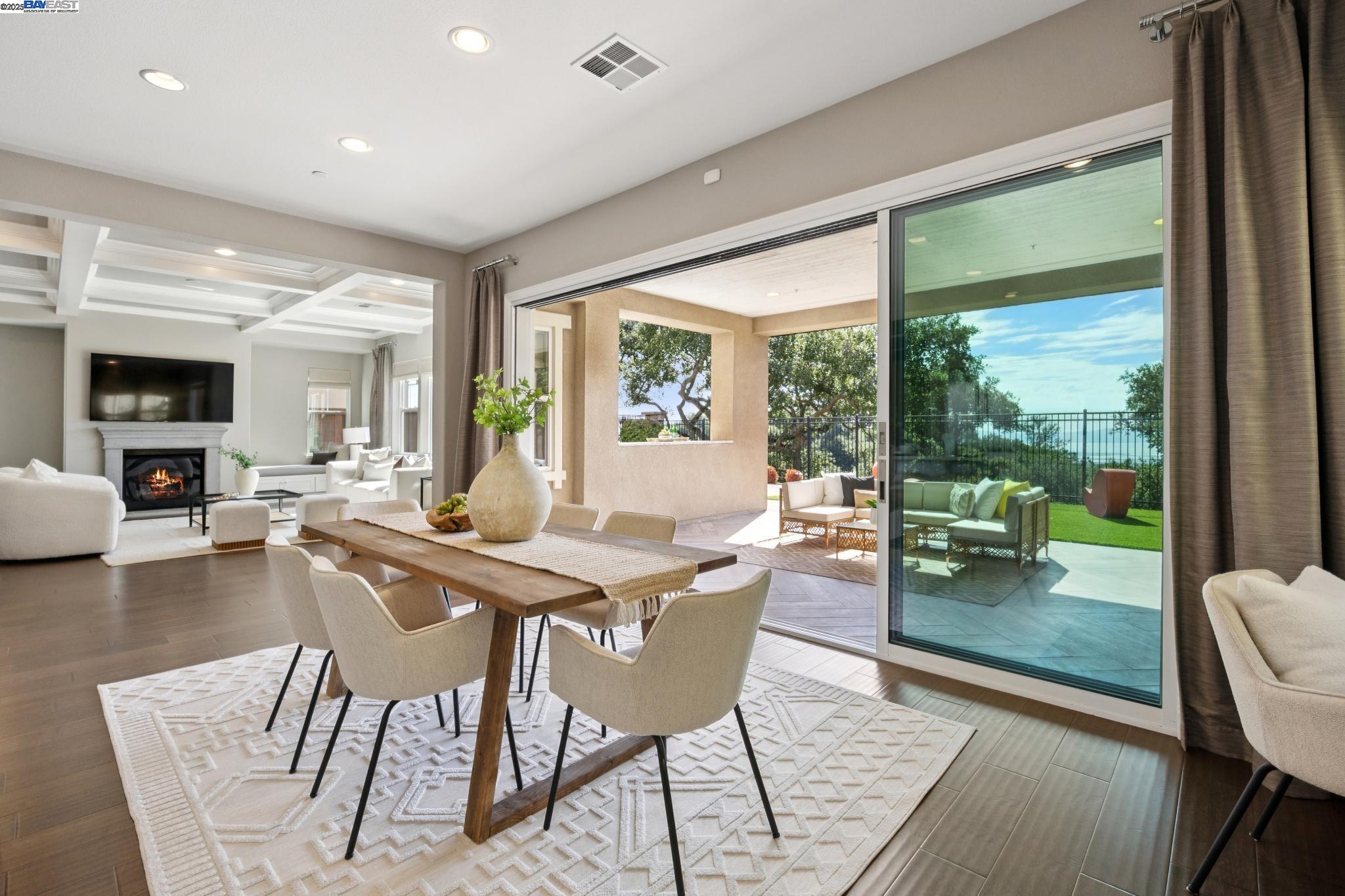 Detail Gallery Image 15 of 60 For 29 Country Club Dr, Hayward,  CA 94542 - 5 Beds | 4/1 Baths