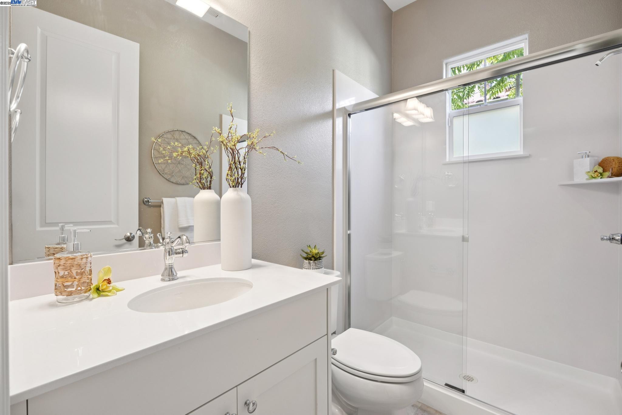 Detail Gallery Image 24 of 60 For 29 Country Club Dr, Hayward,  CA 94542 - 5 Beds | 4/1 Baths