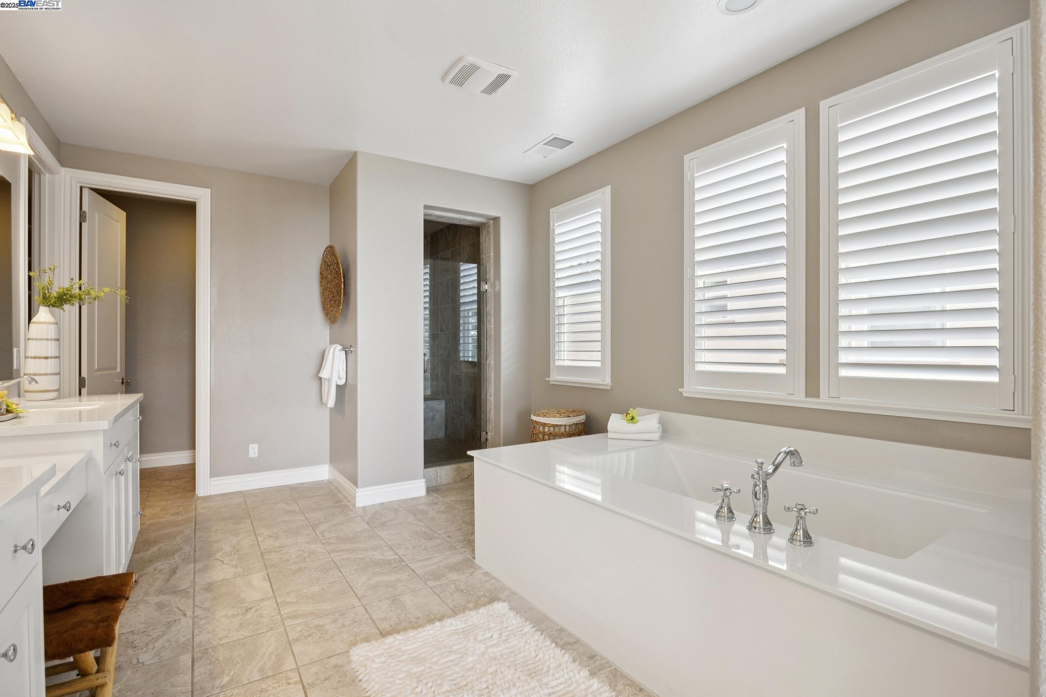 Detail Gallery Image 30 of 60 For 29 Country Club Dr, Hayward,  CA 94542 - 5 Beds | 4/1 Baths