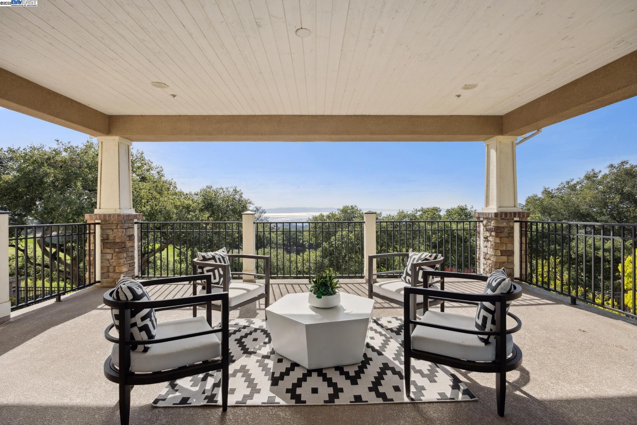 Detail Gallery Image 33 of 60 For 29 Country Club Dr, Hayward,  CA 94542 - 5 Beds | 4/1 Baths