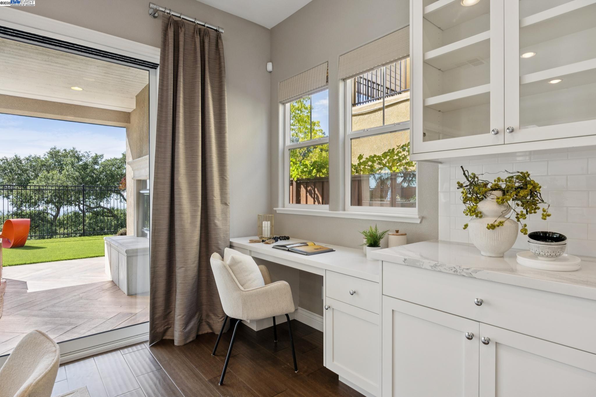 Detail Gallery Image 9 of 60 For 29 Country Club Dr, Hayward,  CA 94542 - 5 Beds | 4/1 Baths