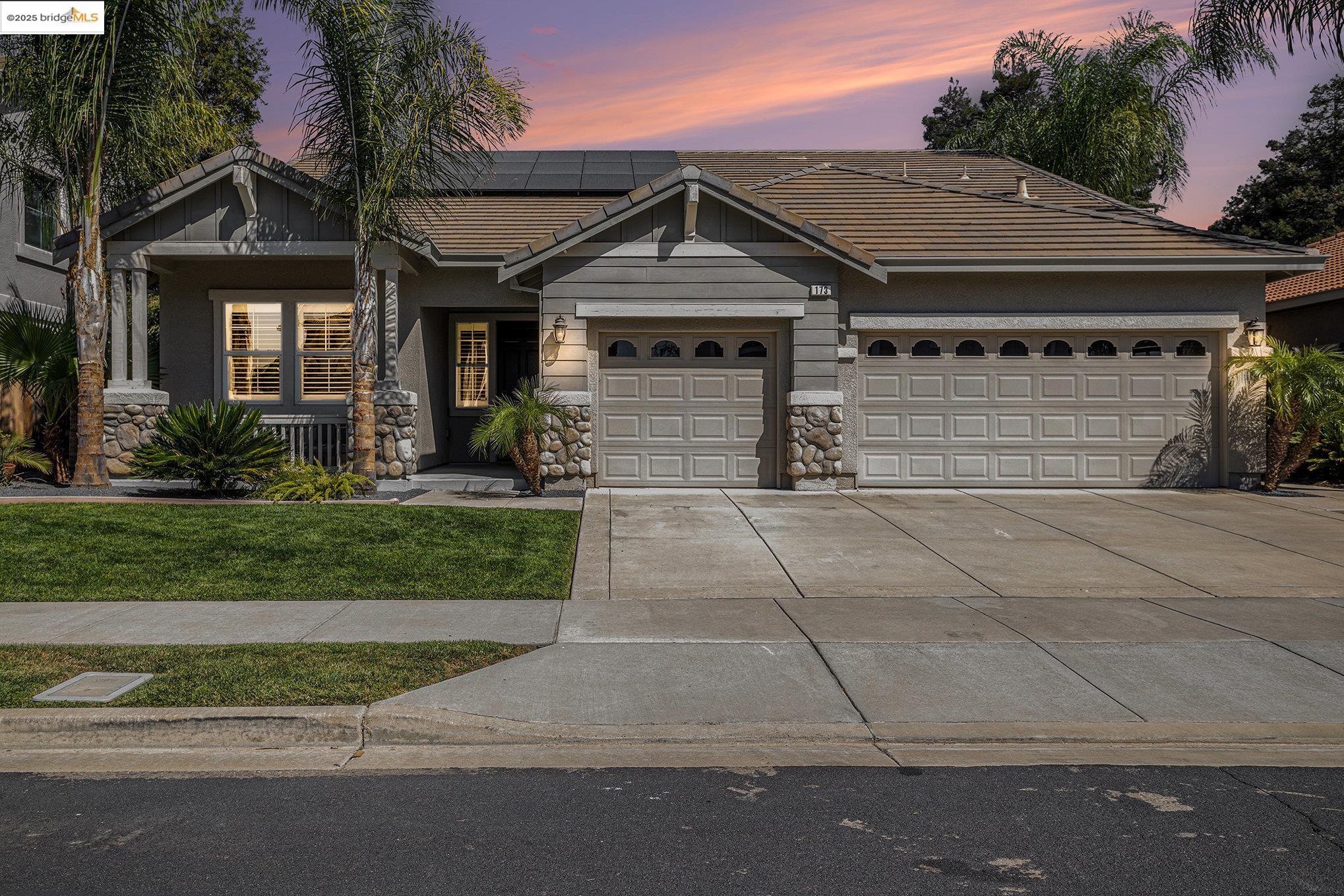 Detail Gallery Image 2 of 43 For 173 Pescara Blvd, Brentwood,  CA 94513 - 4 Beds | 3 Baths