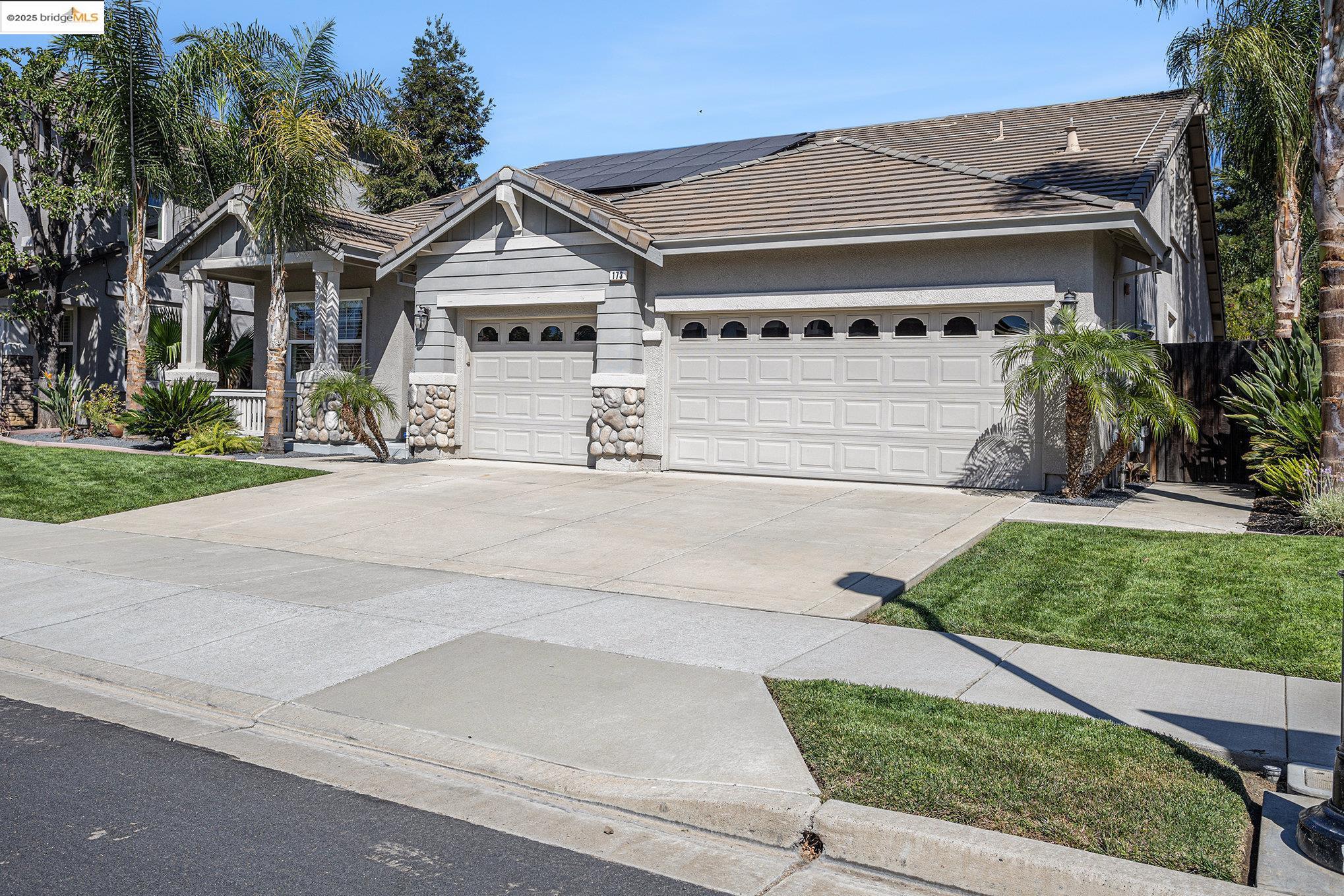 Detail Gallery Image 4 of 43 For 173 Pescara Blvd, Brentwood,  CA 94513 - 4 Beds | 3 Baths