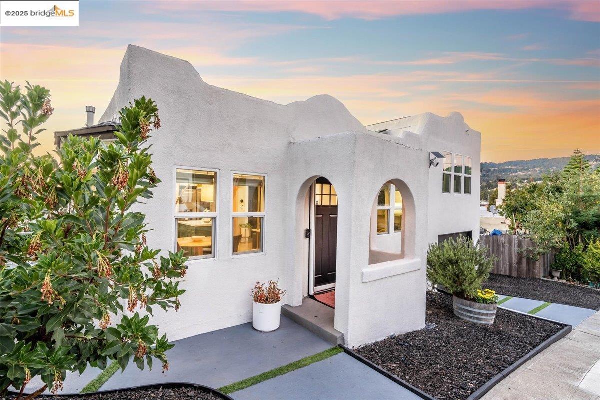 Detail Gallery Image 1 of 60 For 3473 Birdsall Ave, Oakland,  CA 94619 - 2 Beds | 1 Baths
