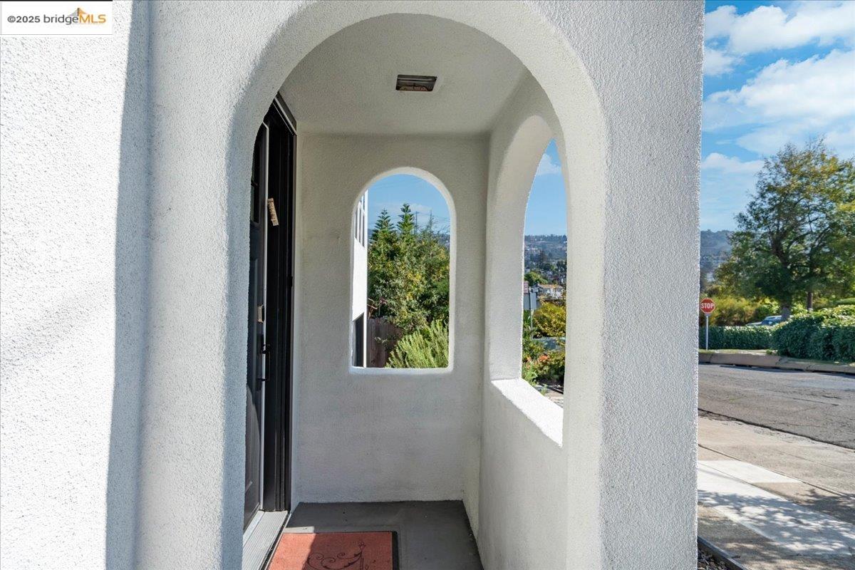 Detail Gallery Image 13 of 60 For 3473 Birdsall Ave, Oakland,  CA 94619 - 2 Beds | 1 Baths