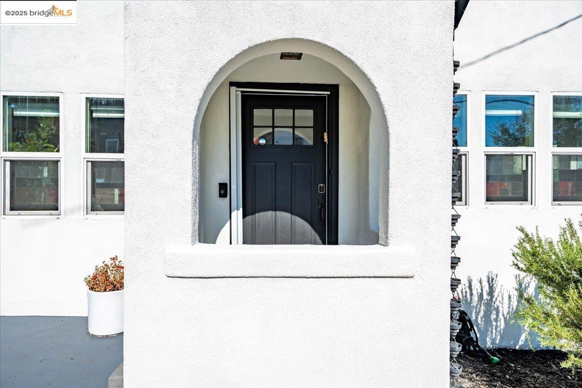 Detail Gallery Image 14 of 60 For 3473 Birdsall Ave, Oakland,  CA 94619 - 2 Beds | 1 Baths