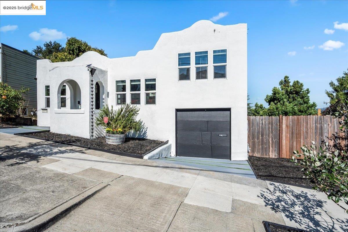 Detail Gallery Image 3 of 60 For 3473 Birdsall Ave, Oakland,  CA 94619 - 2 Beds | 1 Baths