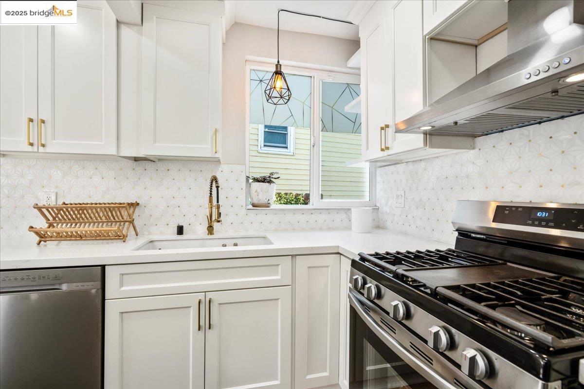 Detail Gallery Image 32 of 60 For 3473 Birdsall Ave, Oakland,  CA 94619 - 2 Beds | 1 Baths