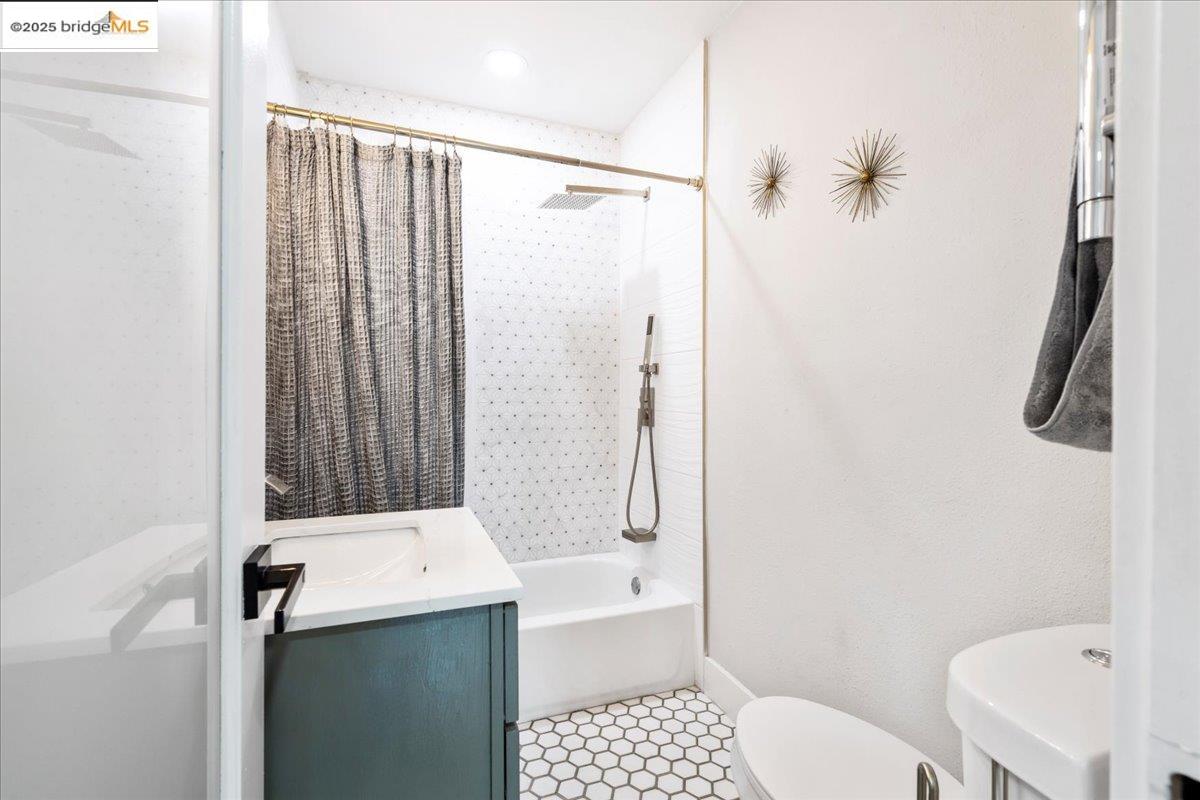 Detail Gallery Image 48 of 60 For 3473 Birdsall Ave, Oakland,  CA 94619 - 2 Beds | 1 Baths