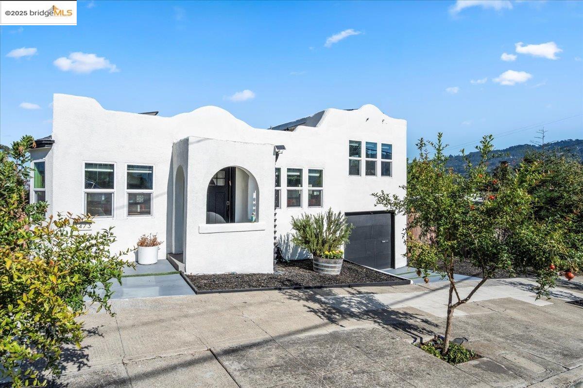 Detail Gallery Image 6 of 60 For 3473 Birdsall Ave, Oakland,  CA 94619 - 2 Beds | 1 Baths